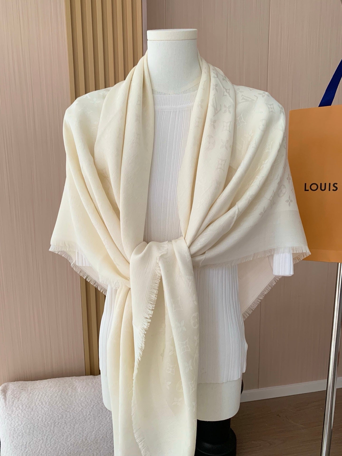 Printed White silk and wool scarf mysite
