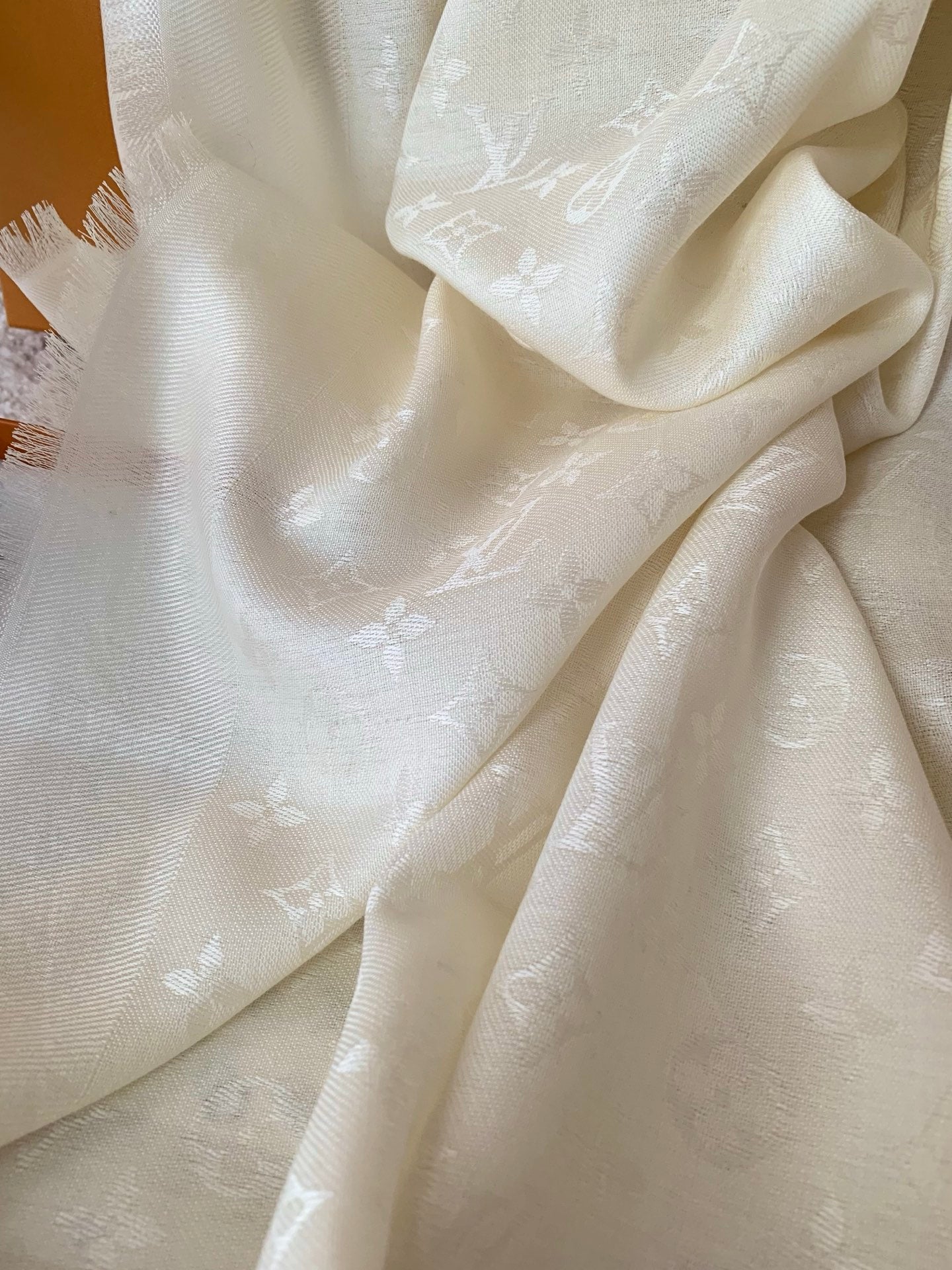 Printed White silk and wool scarf mysite