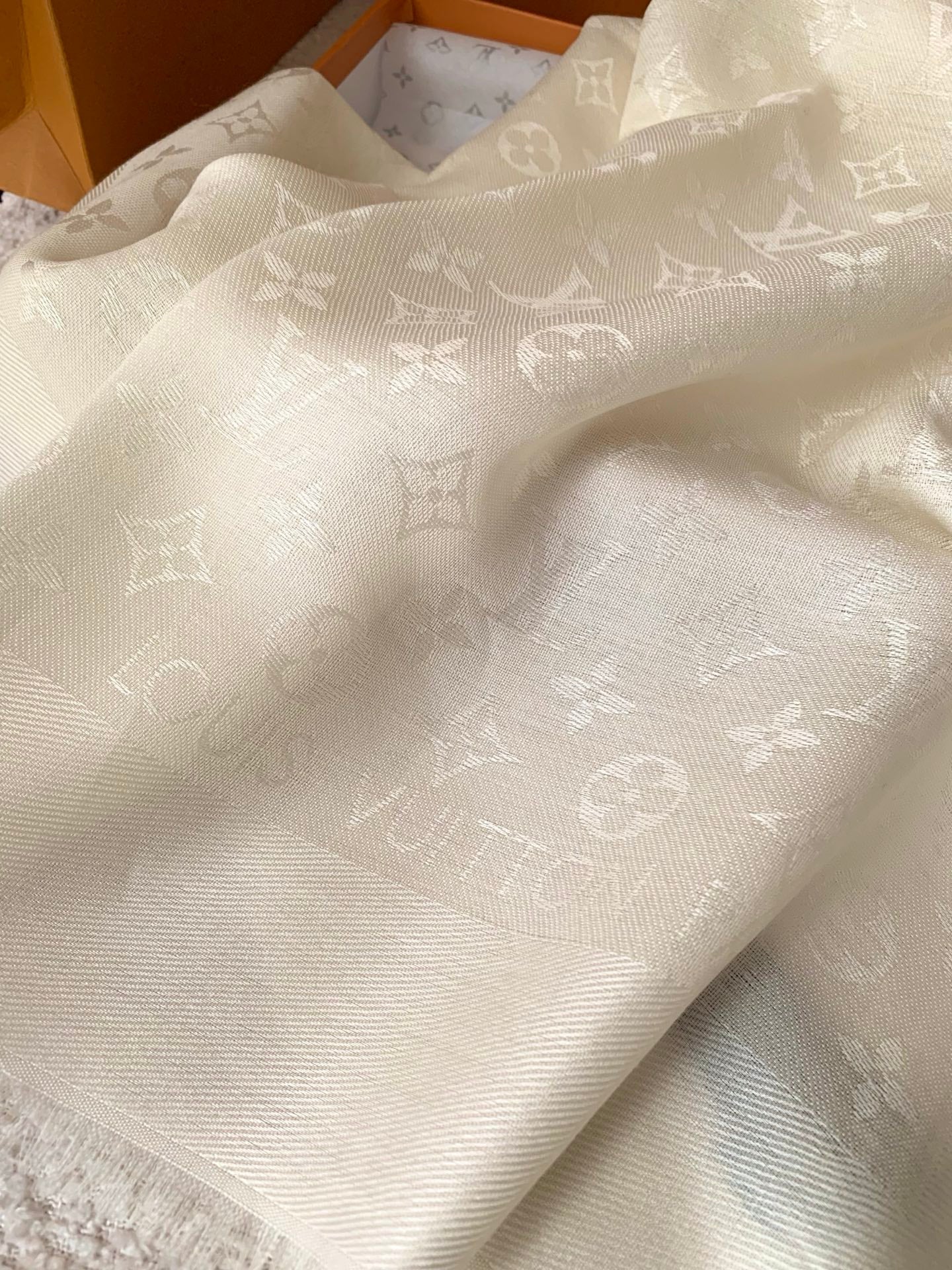 Printed White silk and wool scarf mysite