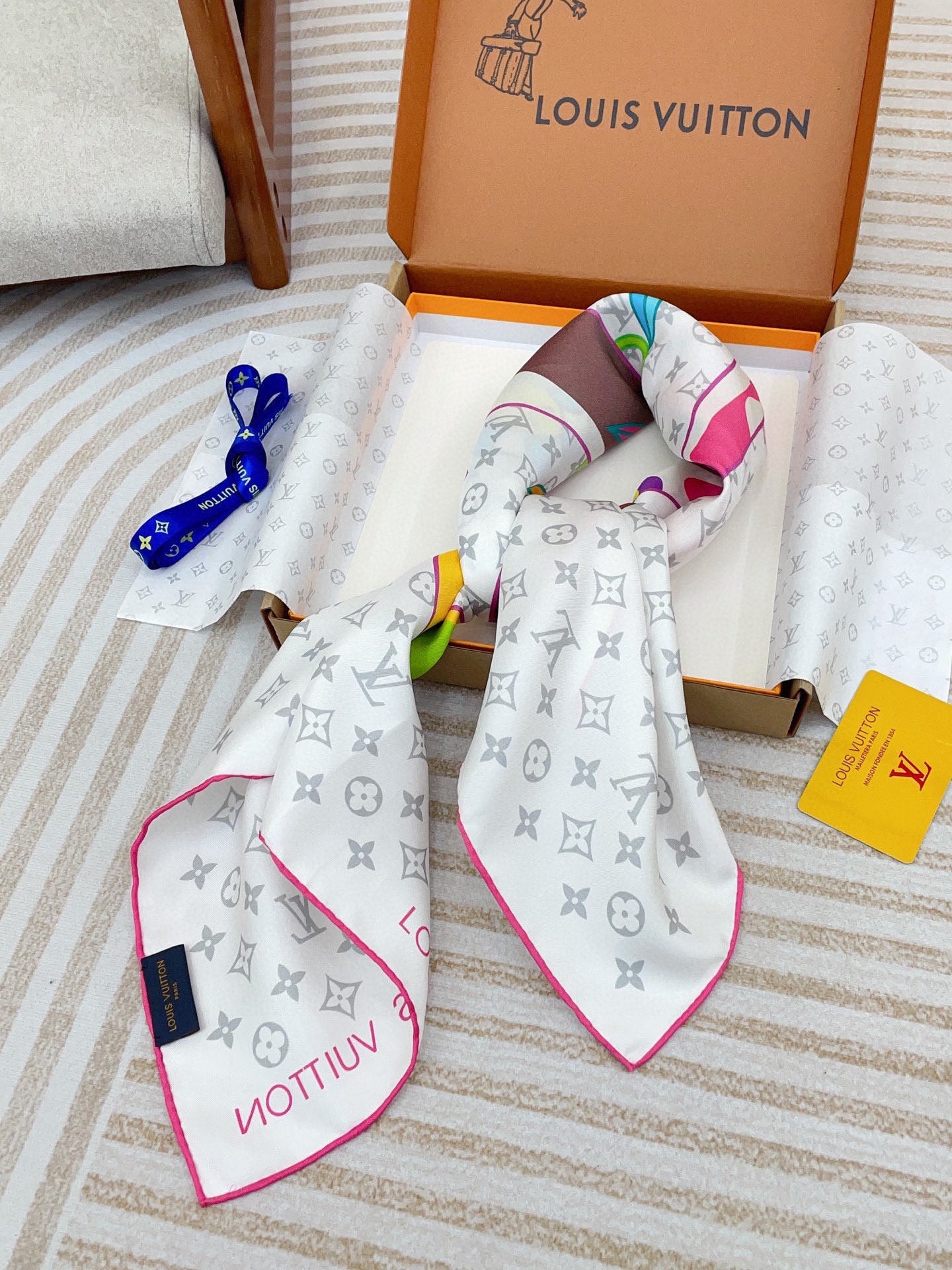 Sunflower print square silk scarf mysite
