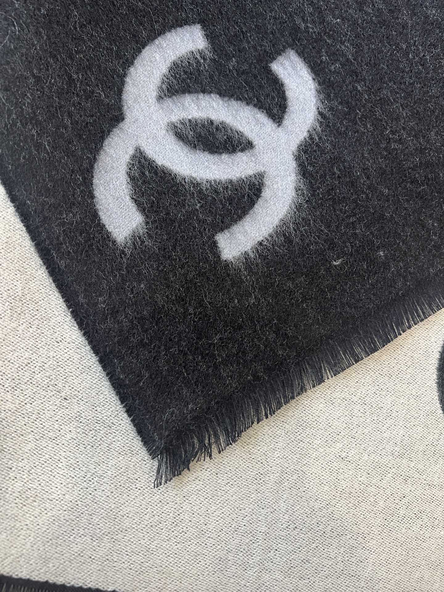 Full embroidered cashmere scarf mysite