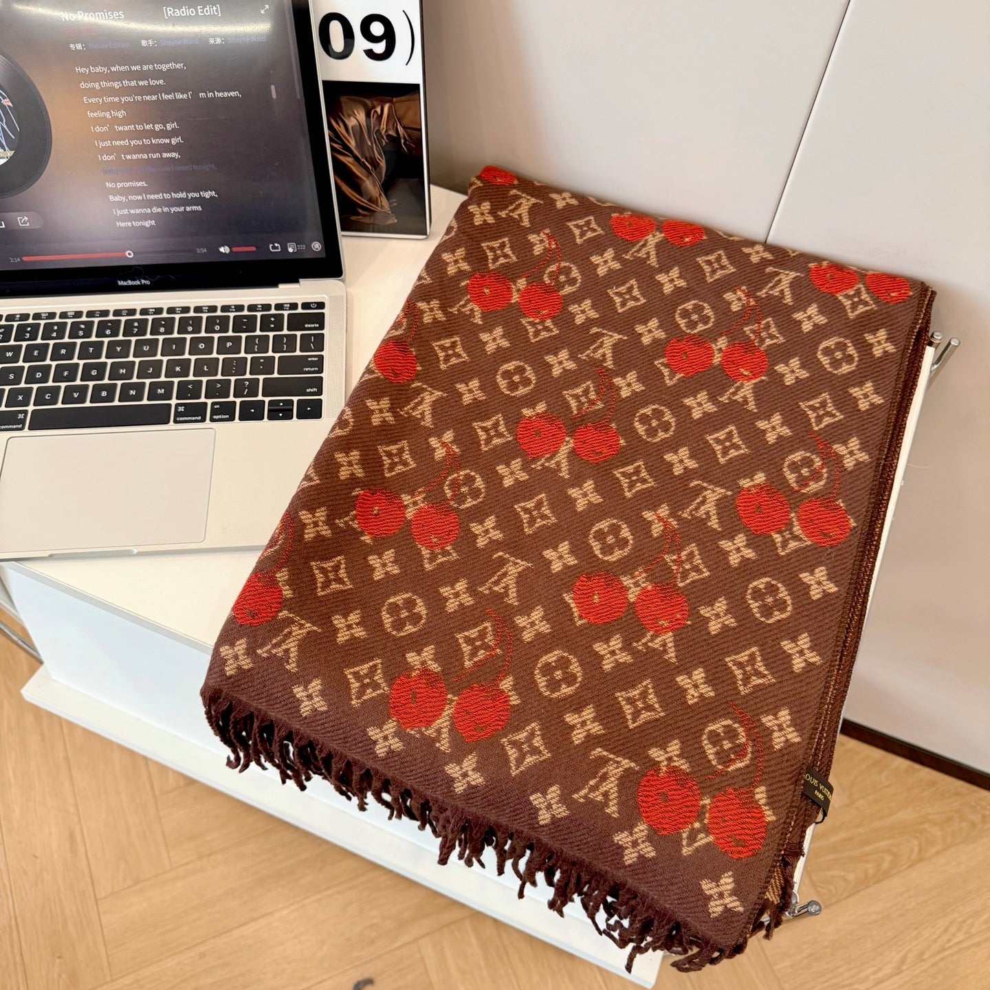 Cherry Embossed Scarf mysite