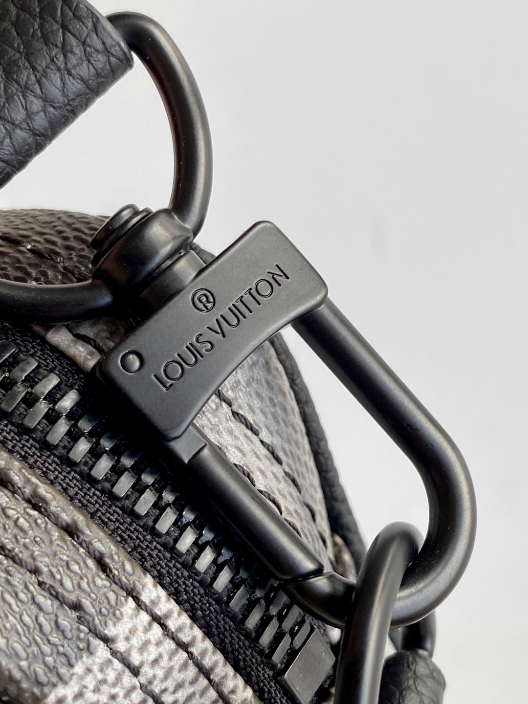 Lv Nil Messenger Black Damoflage Black Canvas- Black Metal mysite