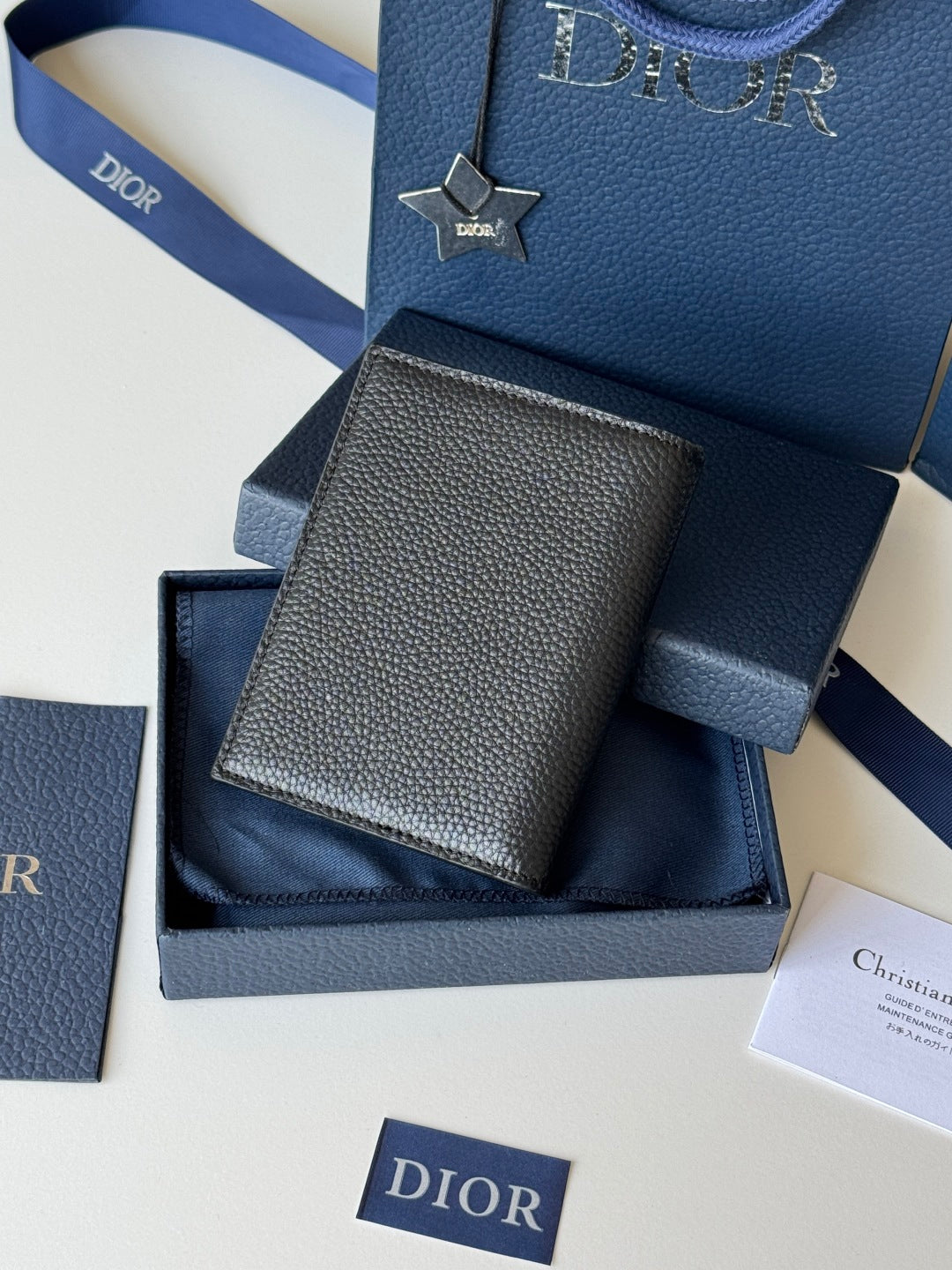 CD BI-fold Passport Black Grain Cowhide mysite