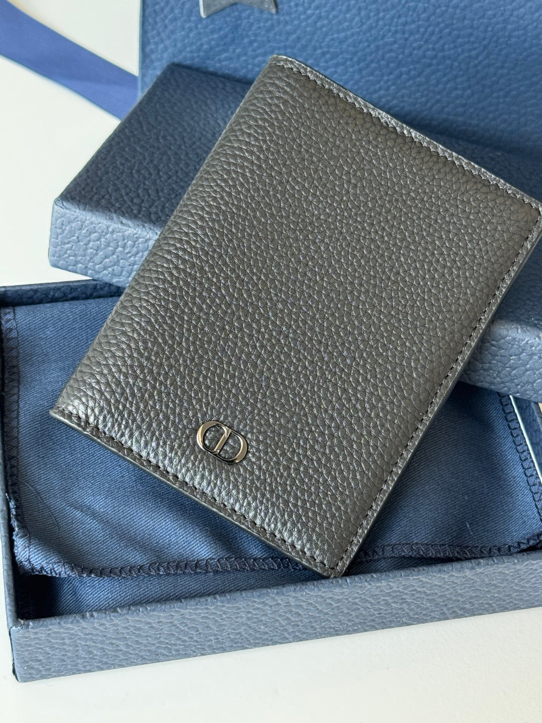 CD BI-fold Passport Black Grain Cowhide mysite