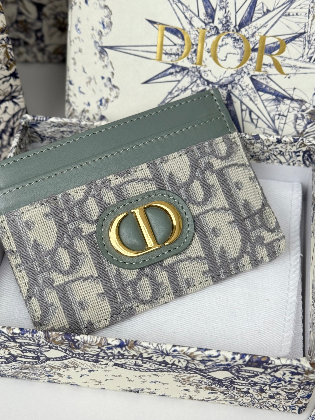 CD 30 Montaigne Freesia Card Holder 10cm Grayish Jacquard mysite