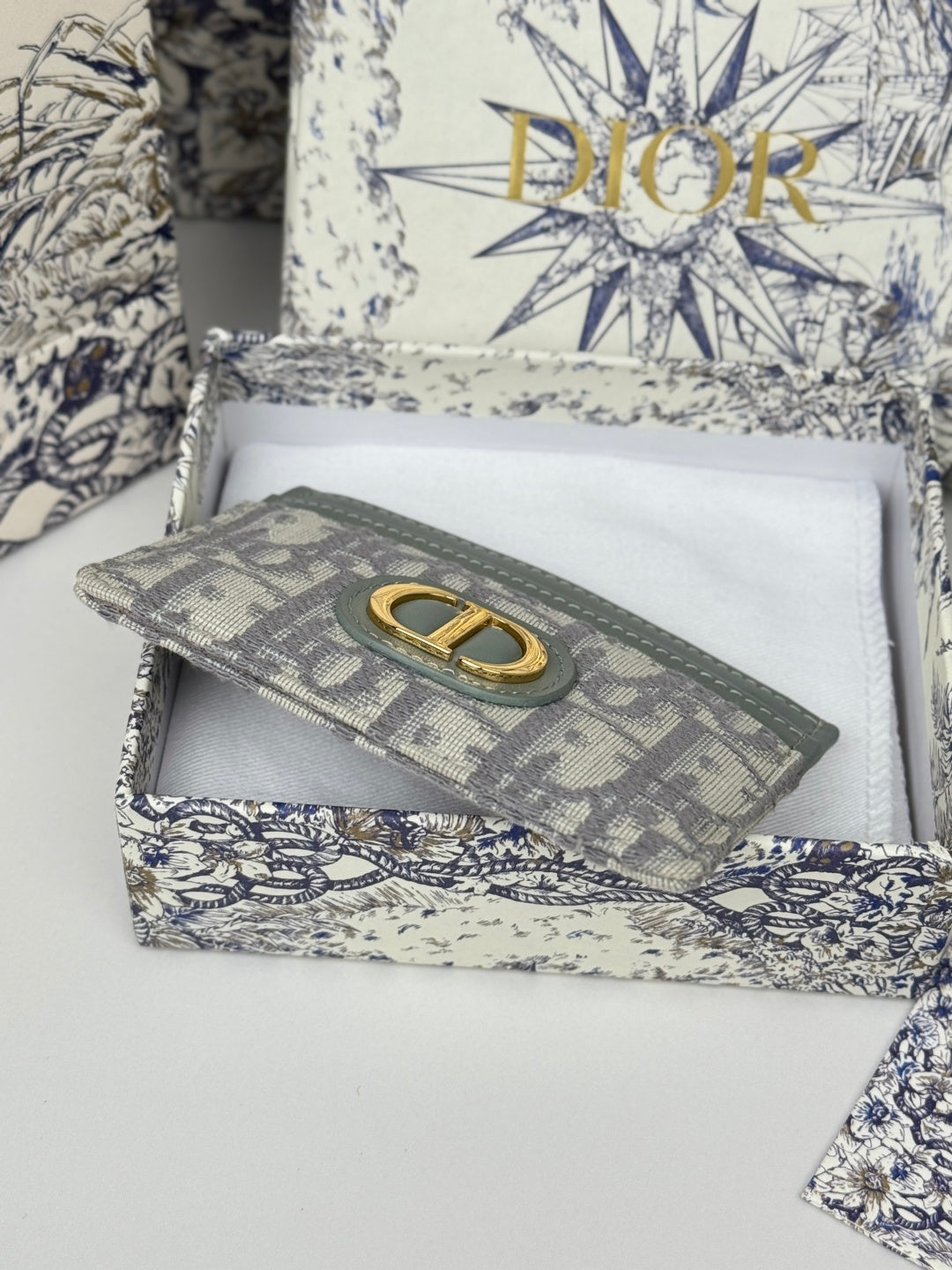 CD 30 Montaigne Freesia Card Holder 10cm Grayish Jacquard mysite