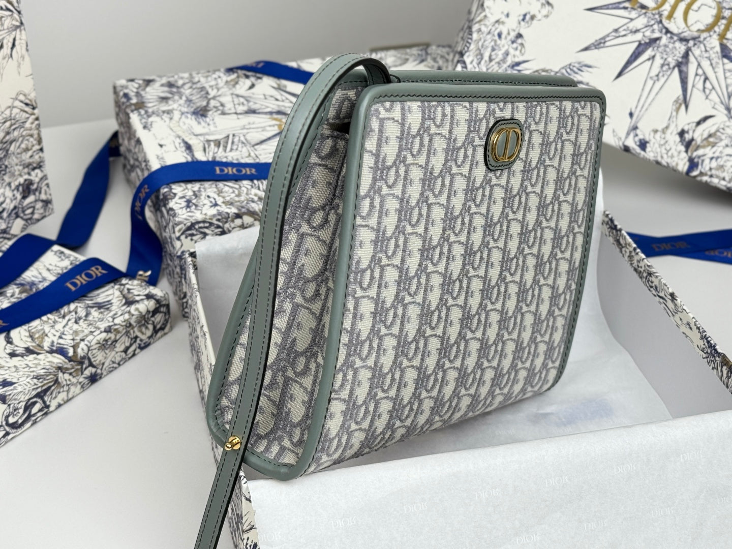 CD 30 Montaigne Dea Pouch 26cm Grayish Jacquard 258617 mysite