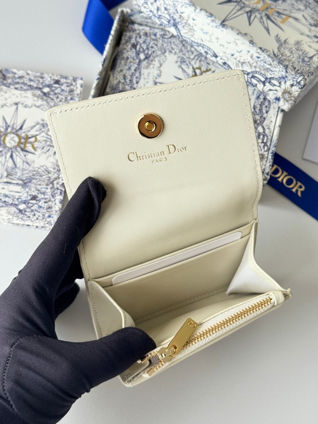 CD 30 Montaigne Glycine Wallet 11cm White Grey Jacquard mysite