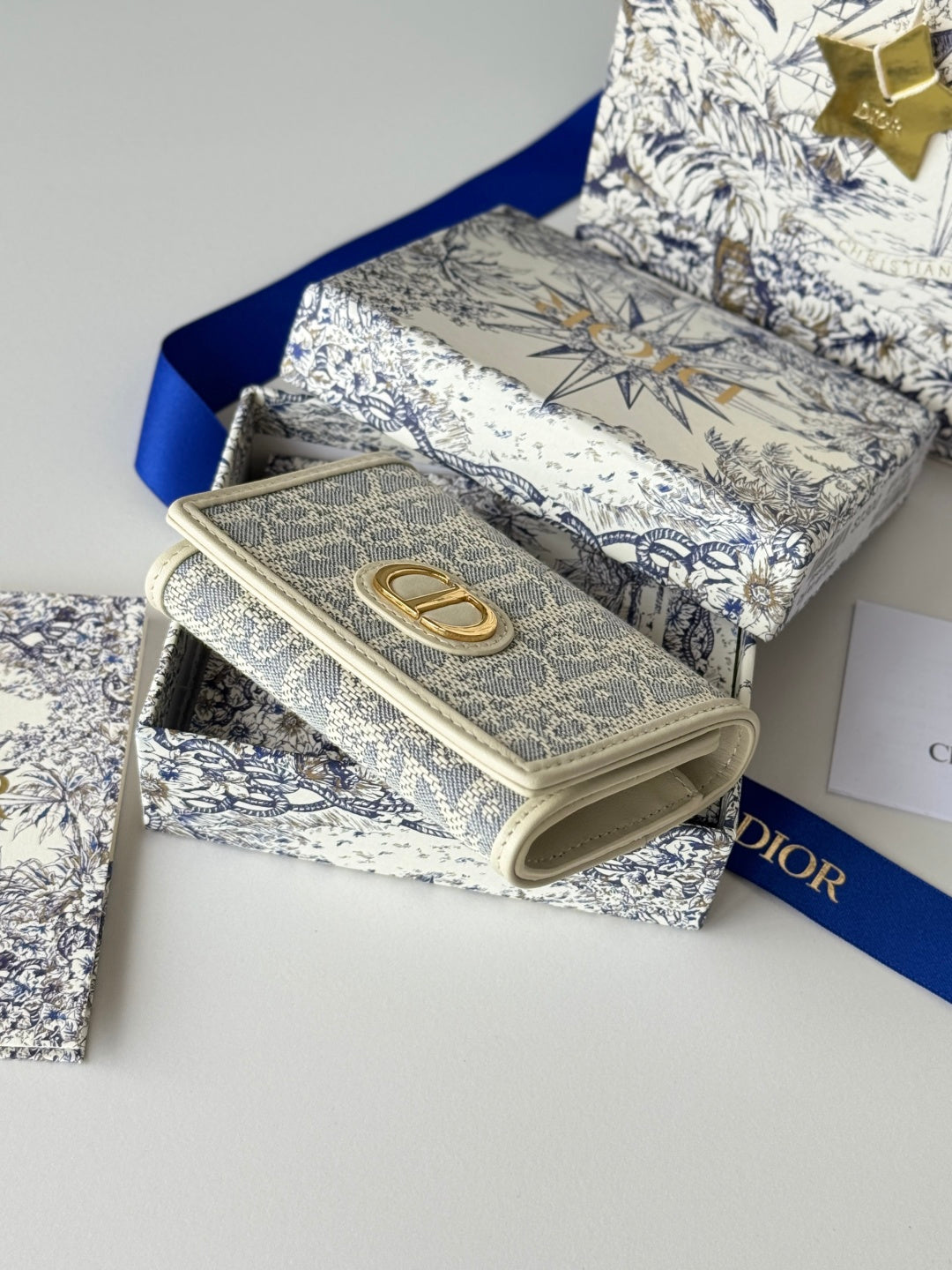 CD 30 Montaigne Glycine Wallet 11cm White Grey Jacquard mysite