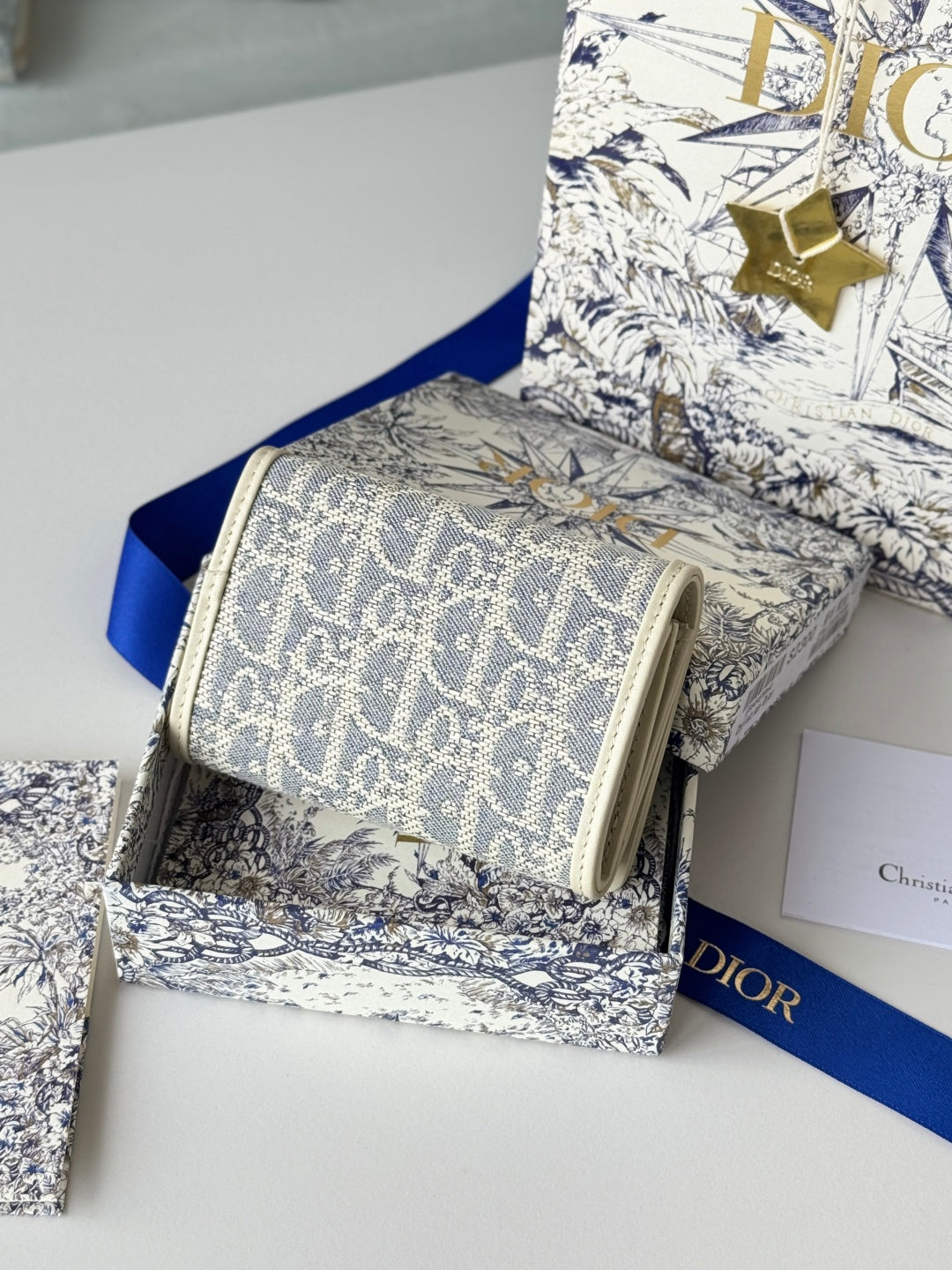 CD 30 Montaigne Glycine Wallet 11cm White Grey Jacquard mysite