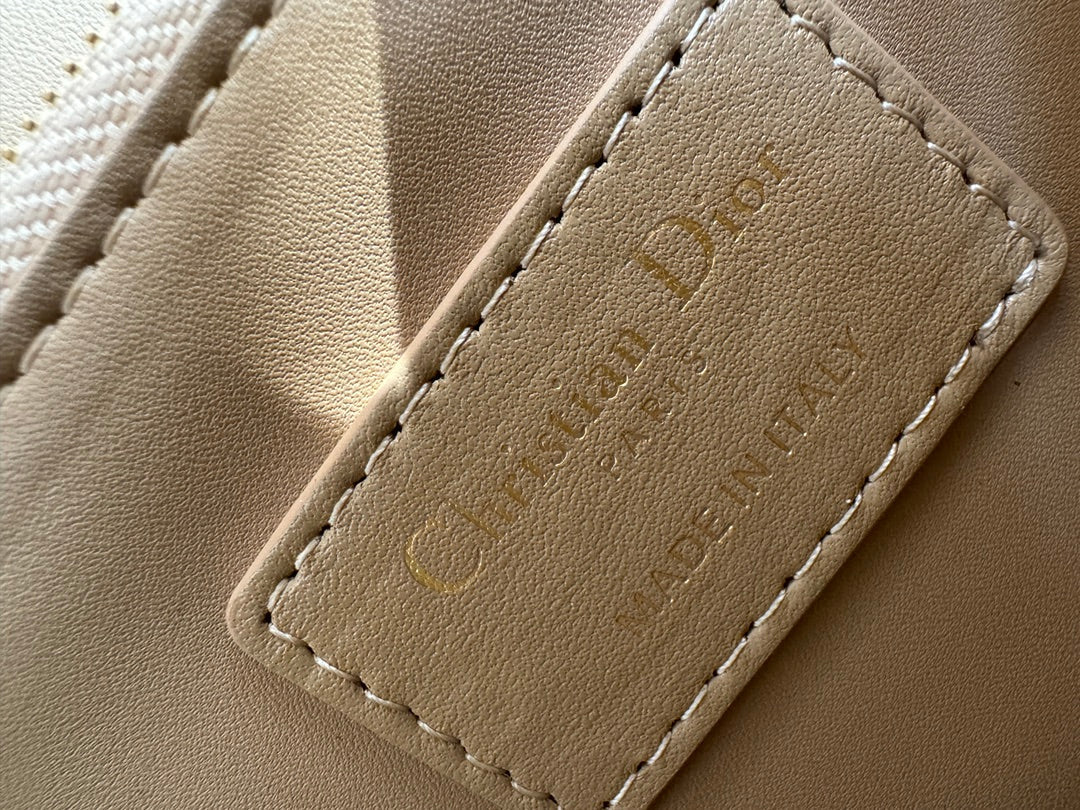 MISS CD 24CM BEIGE LAMBSKIN mysite