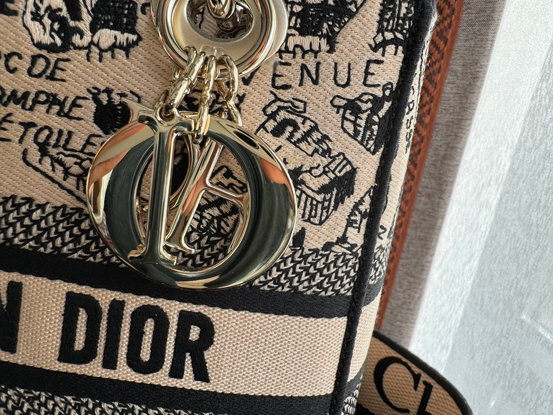 medium lady 24 black pink embroidery canvas mysite