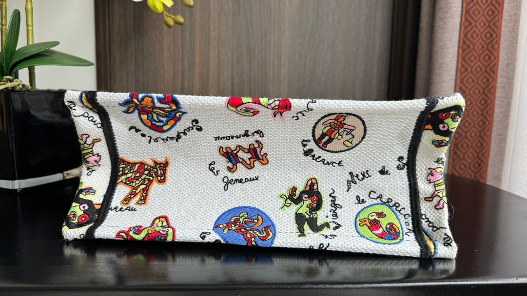 Small CD Book Tote 26.5cm White Multicolor Dragon Zodiac Embroidery mysite