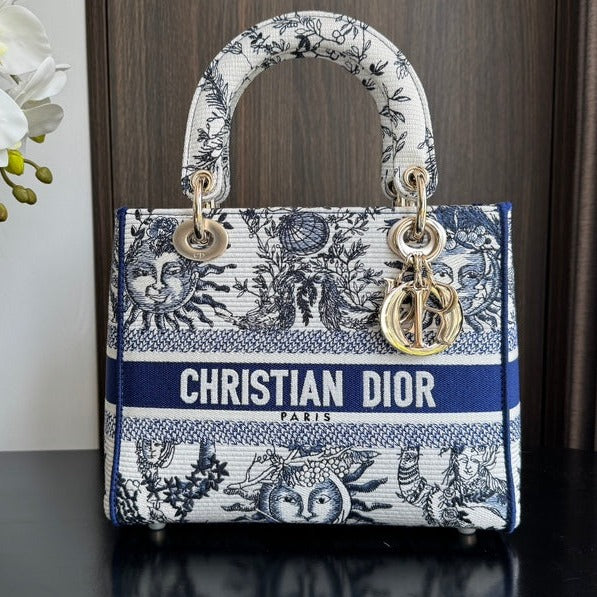 medium lady 24 blue white embroidery mysite