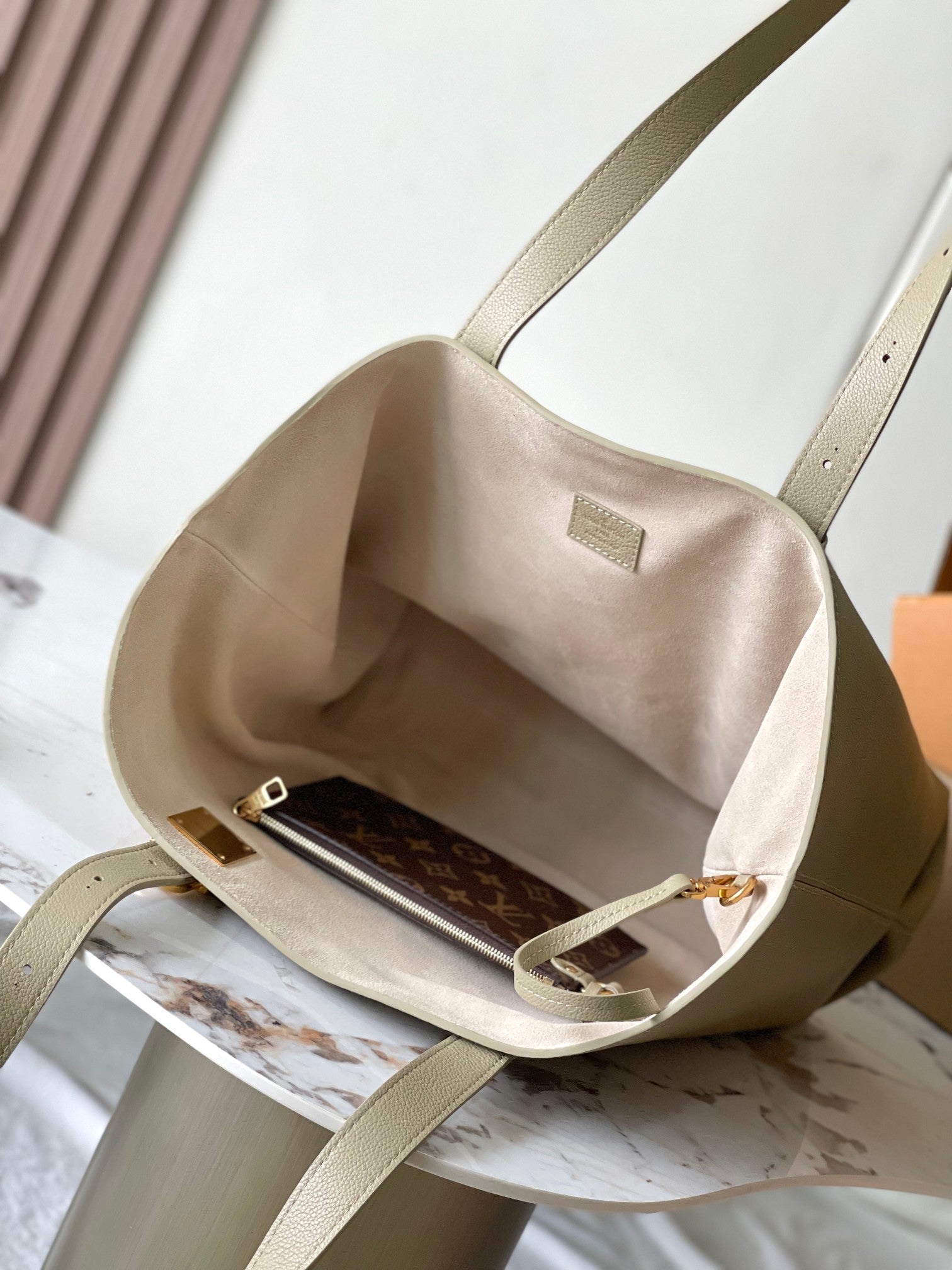 LOW KEY CABAS 47 IN BEIGE GRAINED CALFSKIN GOLD BUCKLE mysite