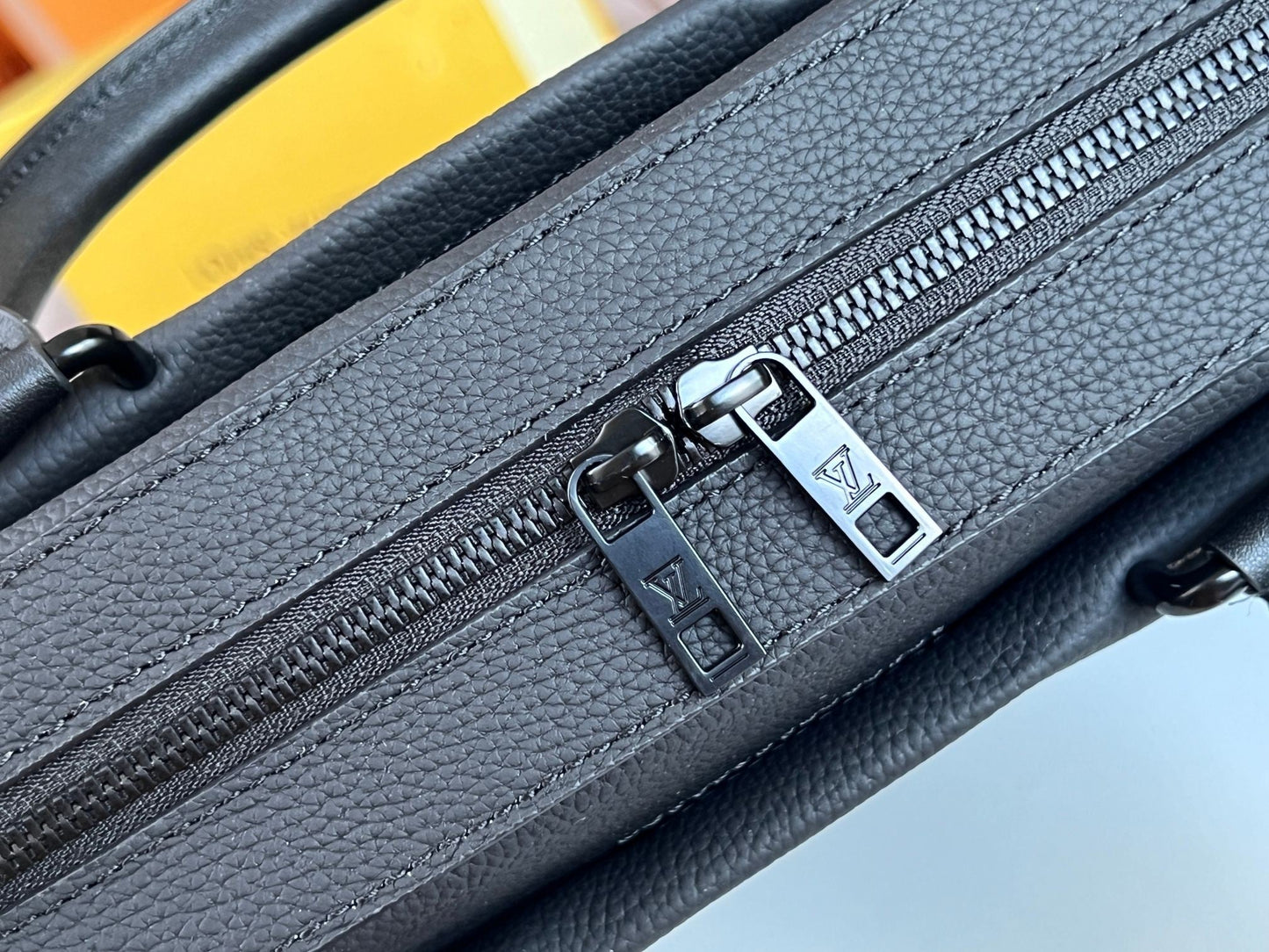 LV Pilot Briefcase 39cm Black Cowhide 257876 mysite