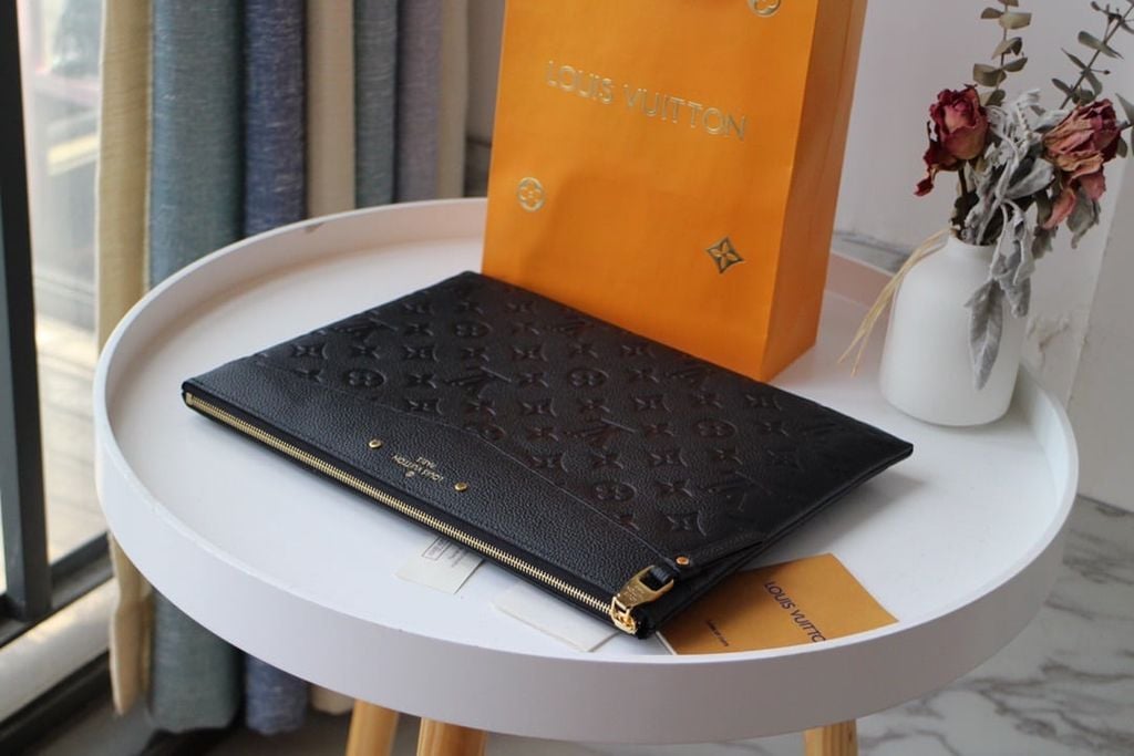 LV M62048 Daily Pouch Black Monogram Empreinte Cowhide mysite