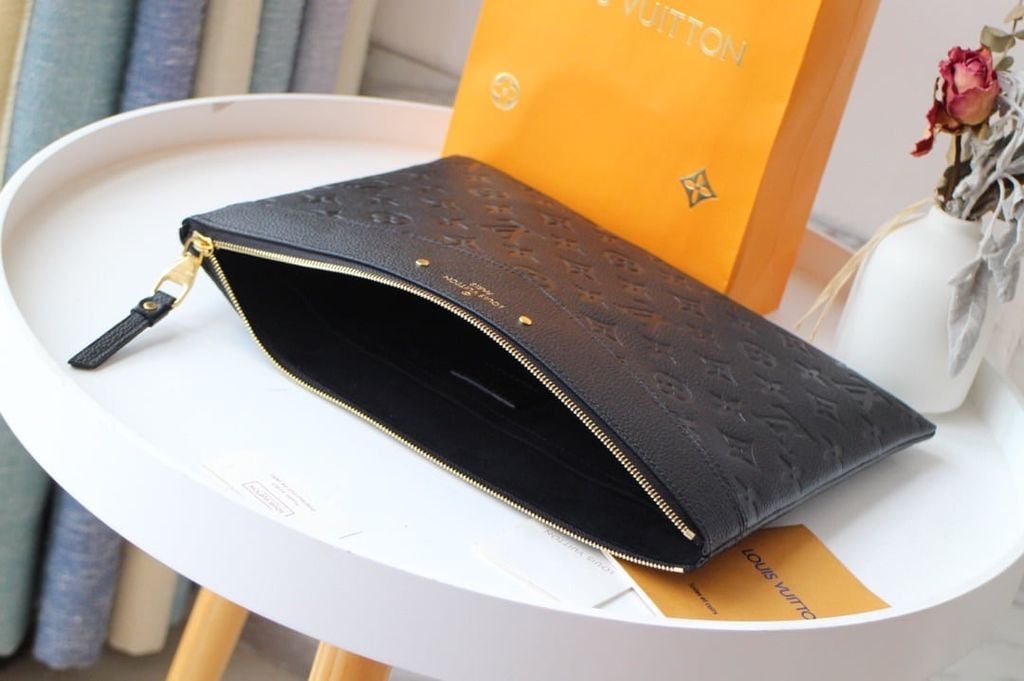LV M62048 Daily Pouch Black Monogram Empreinte Cowhide mysite