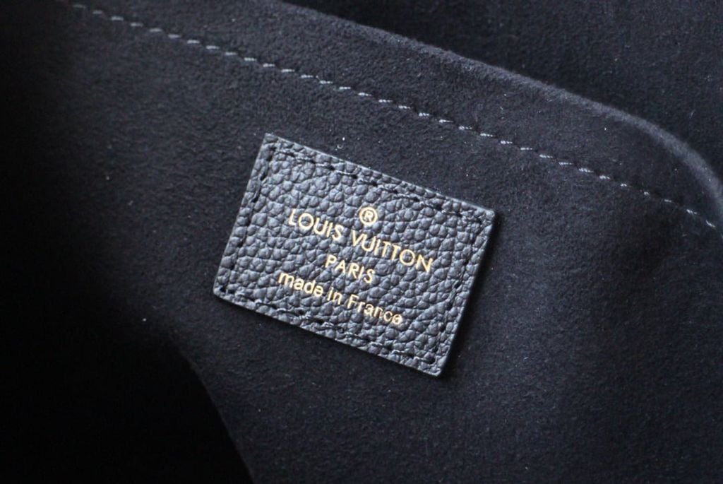 LV M62048 Daily Pouch Black Monogram Empreinte Cowhide mysite