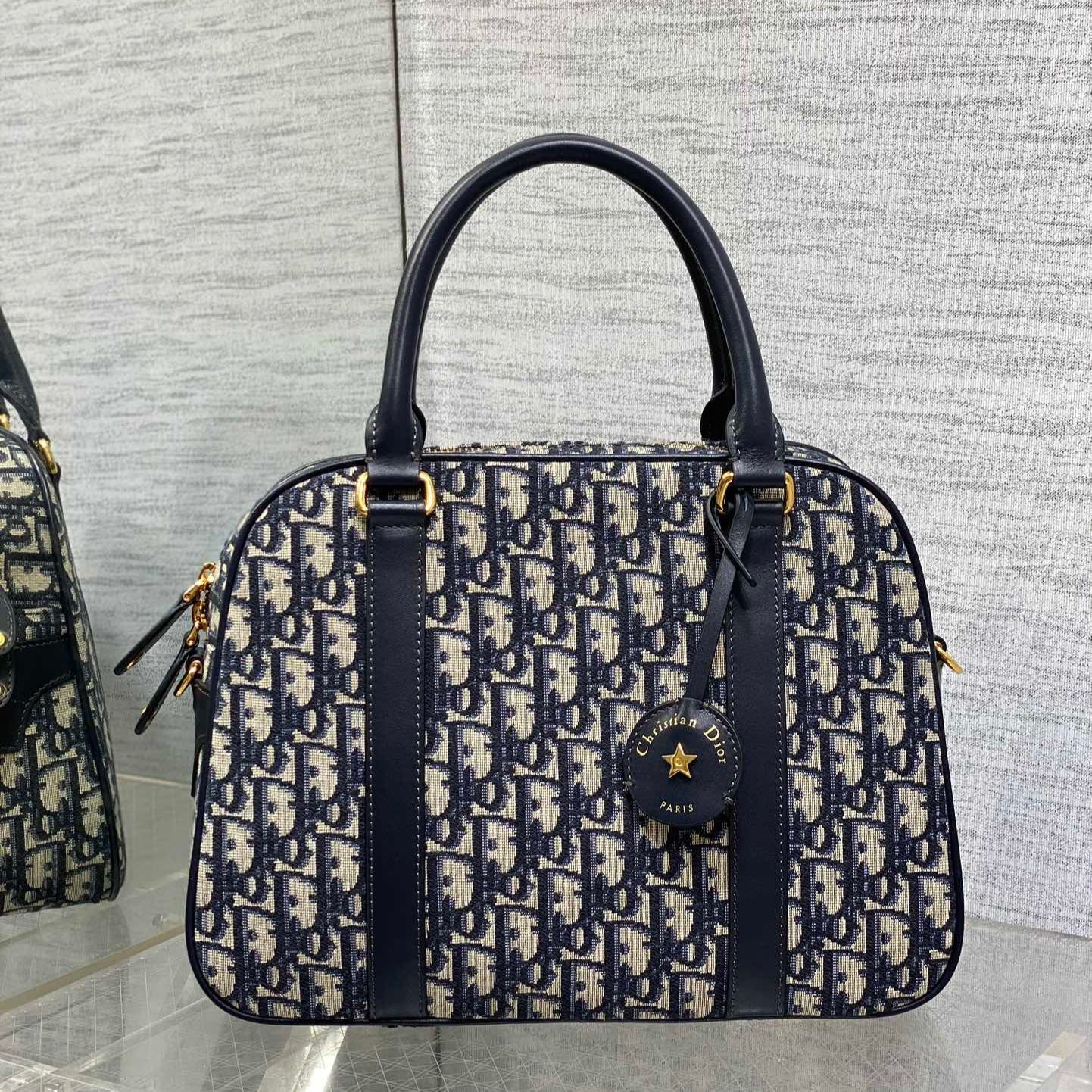 CD D-Vibe bowling bag 31 blue obliaue fabric mysite