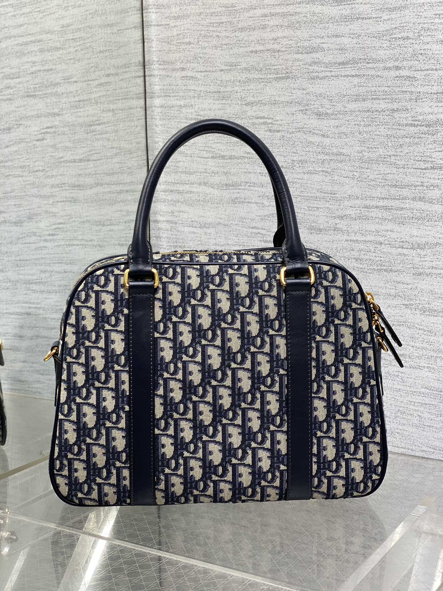 CD D-Vibe bowling bag 31 blue obliaue fabric mysite