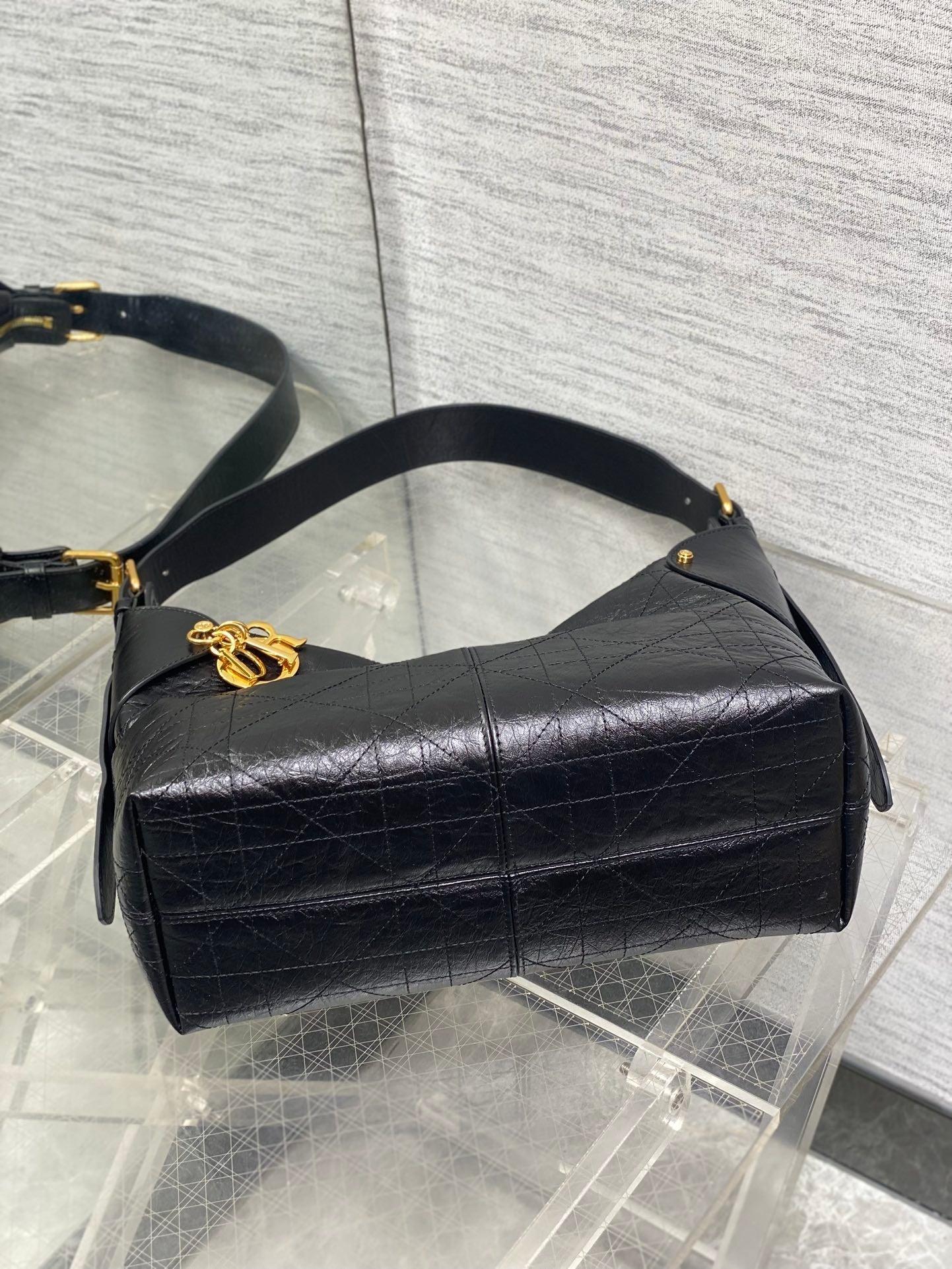 CD VOYAGE handbag 28 Black Crinkled Calfskin mysite