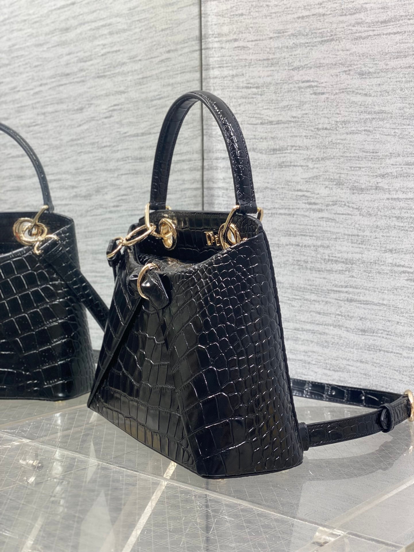 CD 26SS Bow-Adorned Bag Black Glossy Crocodile Pattern Embossed Calfskin 272521 mysite