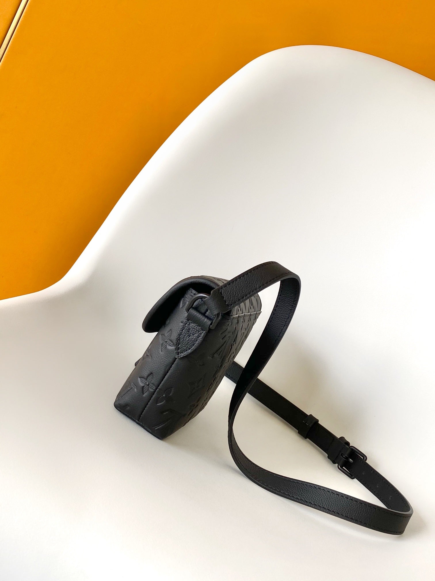 LV Pulse Wearable Wallet 22.5cm Black Monogram Shadow embossed calfskin mysite