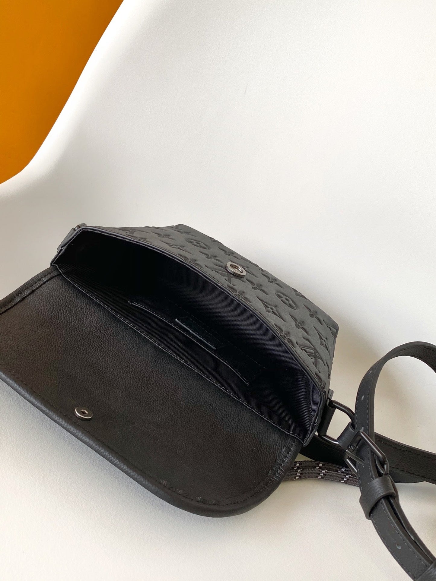 LV Pulse Wearable Wallet 22.5cm Black Monogram Shadow embossed calfskin mysite