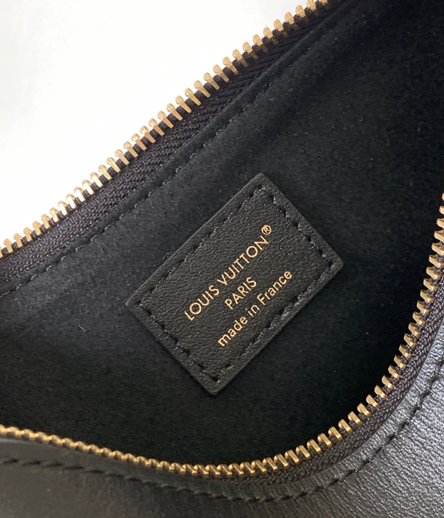 LV M25784 Pochette LV Bloom with Charm 23cm Black Calfskin GHW mysite