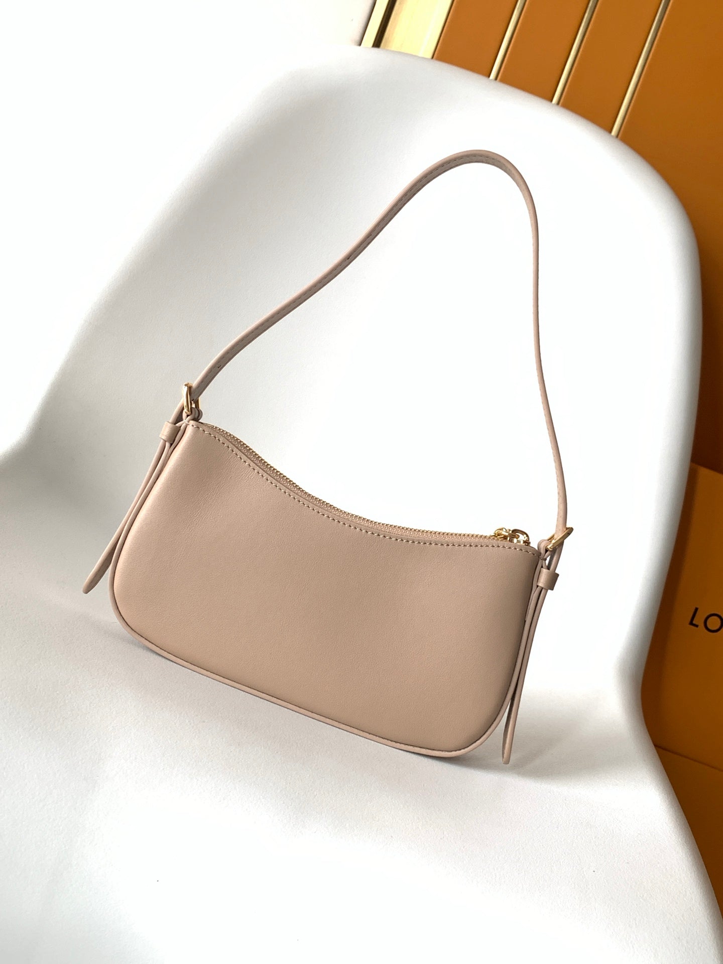 LV M25784 Pochette LV Bloom with Charm 23cm Beige Calfskin GHW mysite