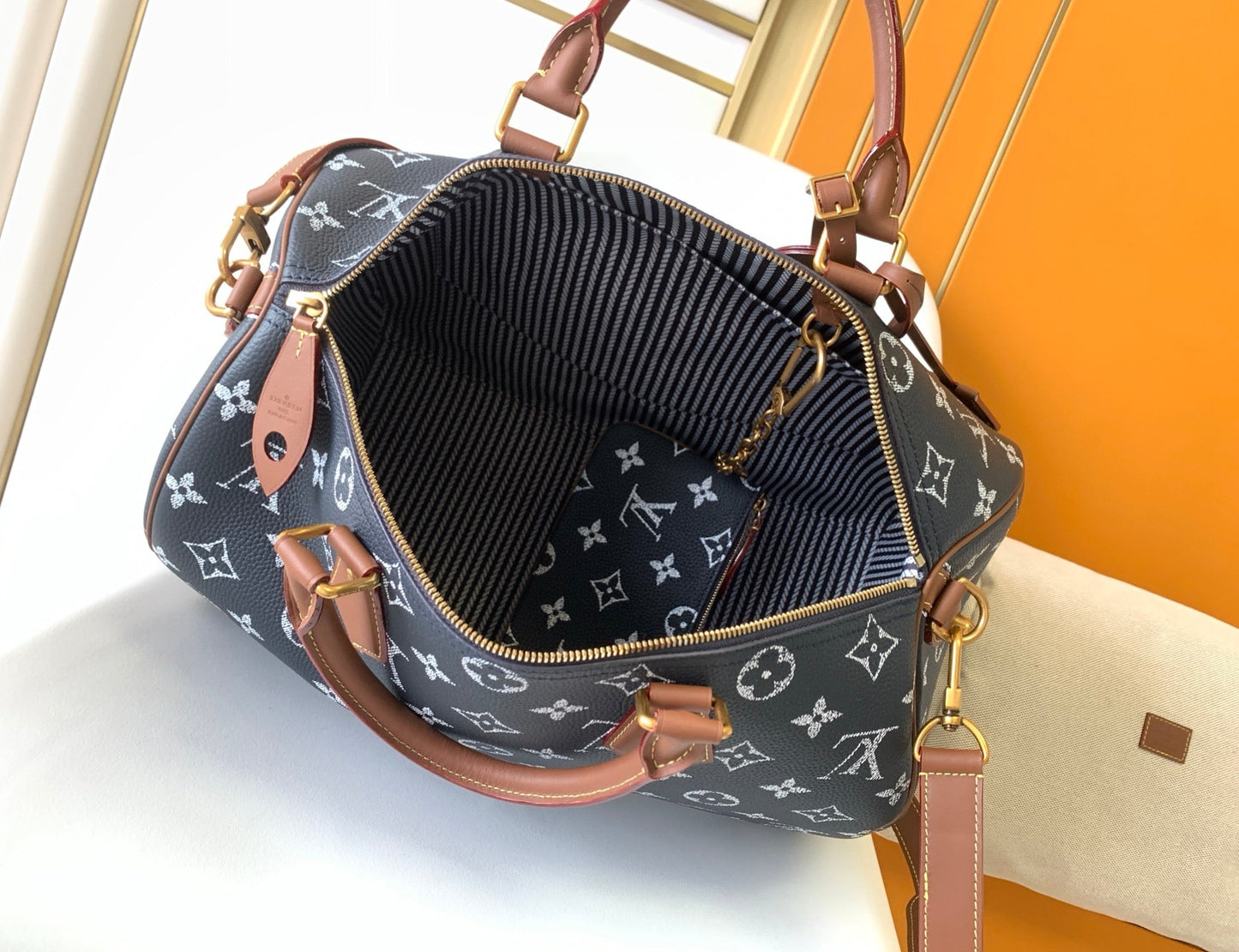 LV Speedy Bandoulière 40cm  Royal Blue Monogram Calfskin GHW mysite