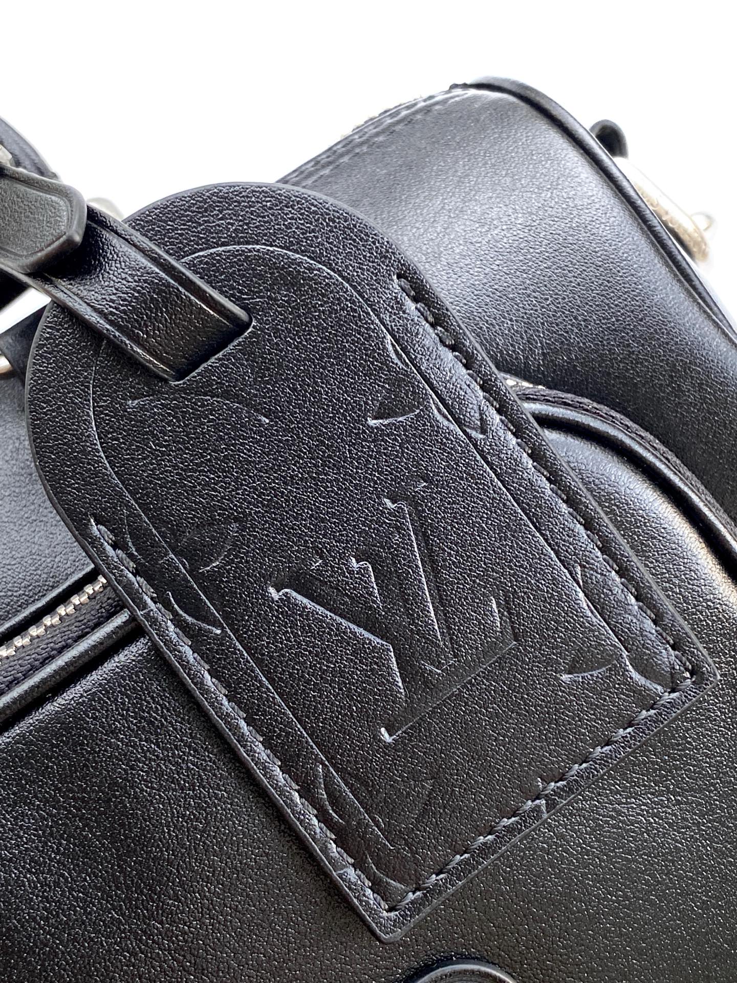 LV M13988 Keepall Bandoulière Cargo 25 Black Caflskin Sliver HW mysite