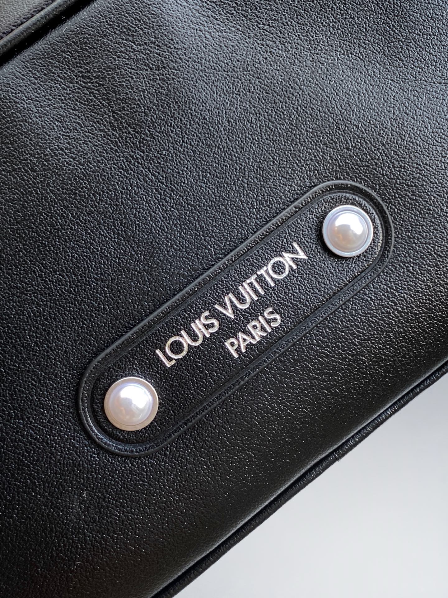 LV M13988 Keepall Bandoulière Cargo 25 Black Caflskin Sliver HW mysite