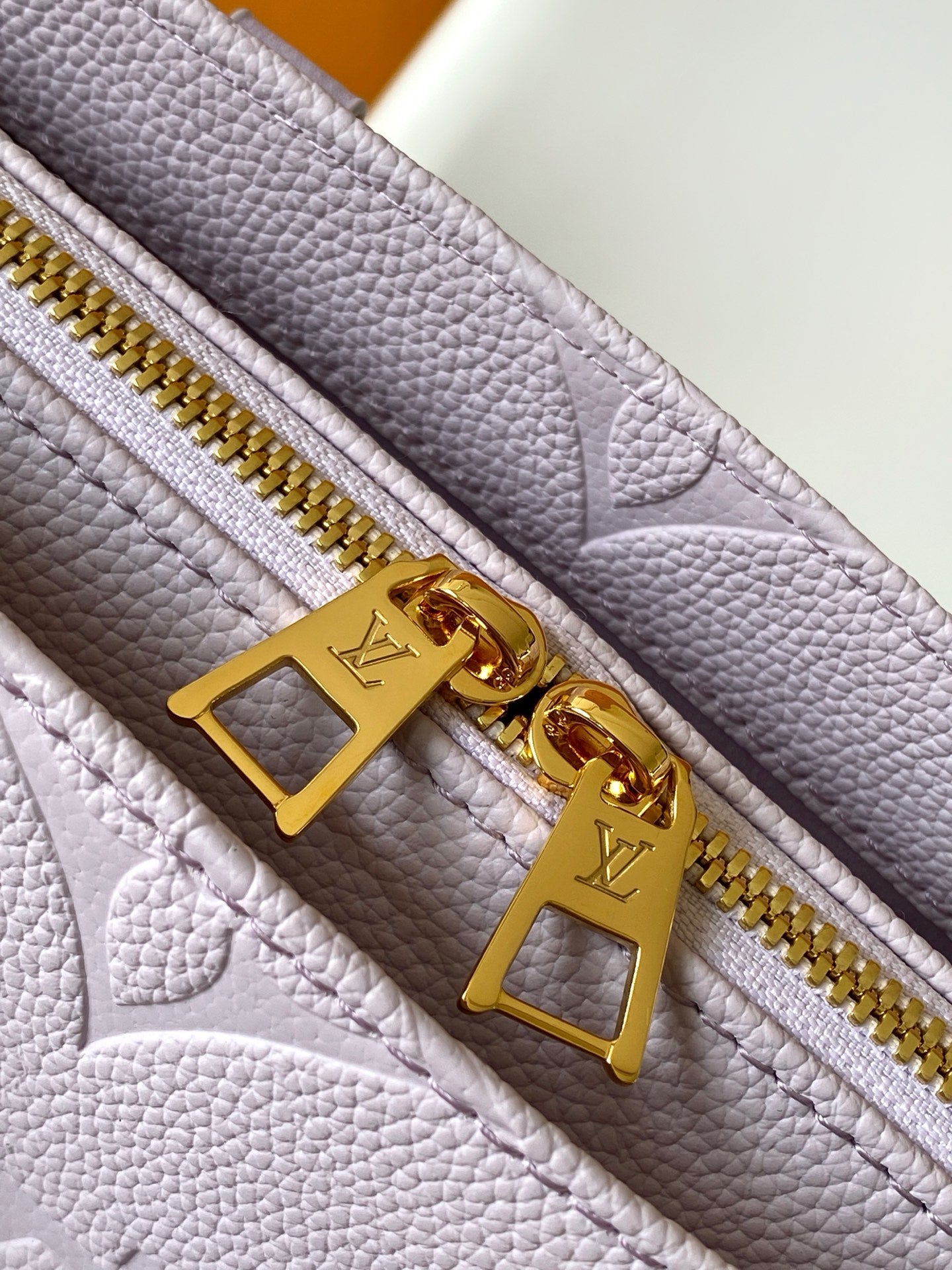 LV M15192 OnTheGo East West Tote 25cm Taro Purple Embossed Grain Cowhide GHW mysite