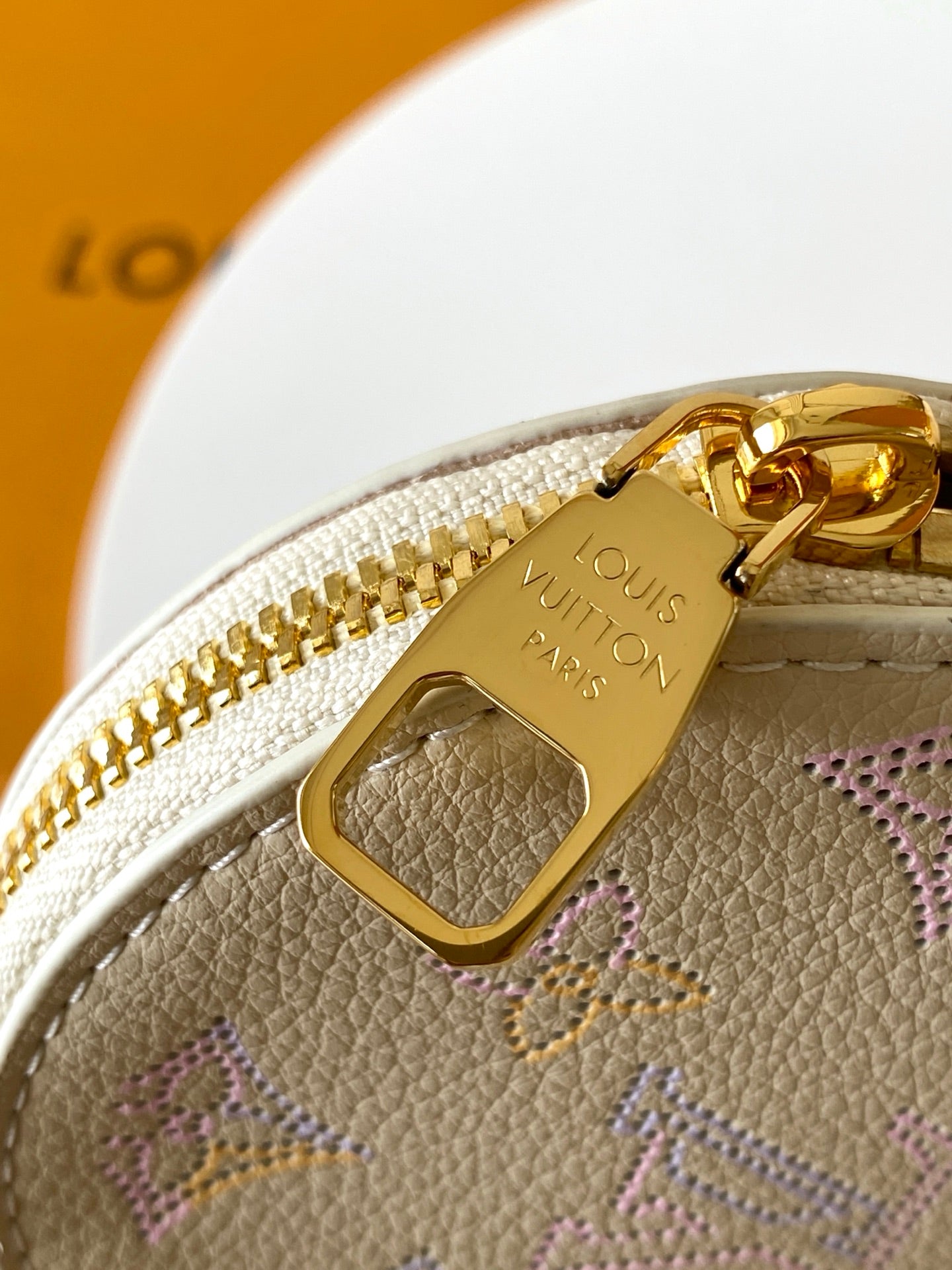 LV M15114 Bella Handbag 19cm Dream Cream Perforated Cowhide GHW mysite