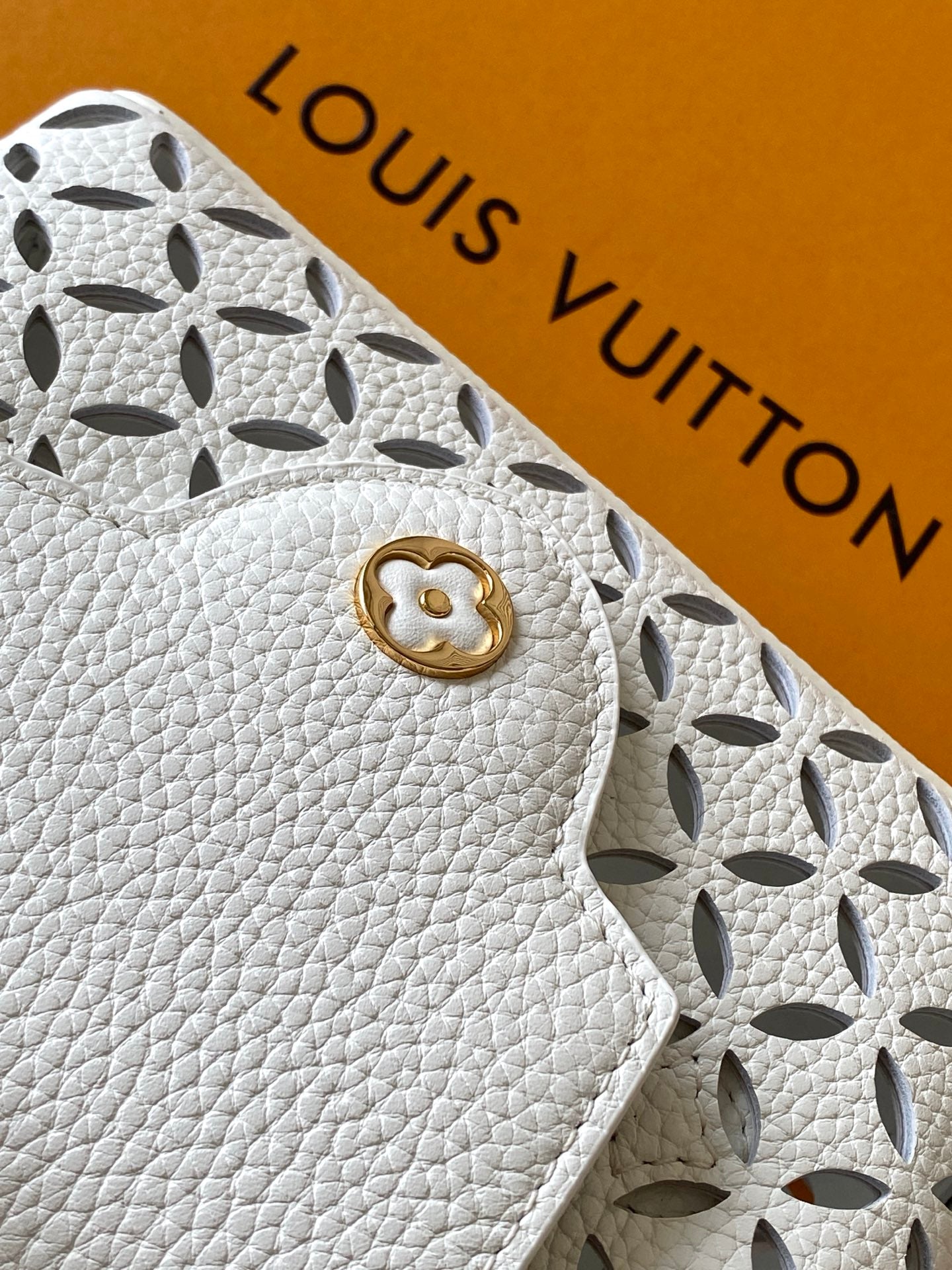 LV M25497 Capucines Mini Handbag White Laser-cut Cowhide GHW mysite