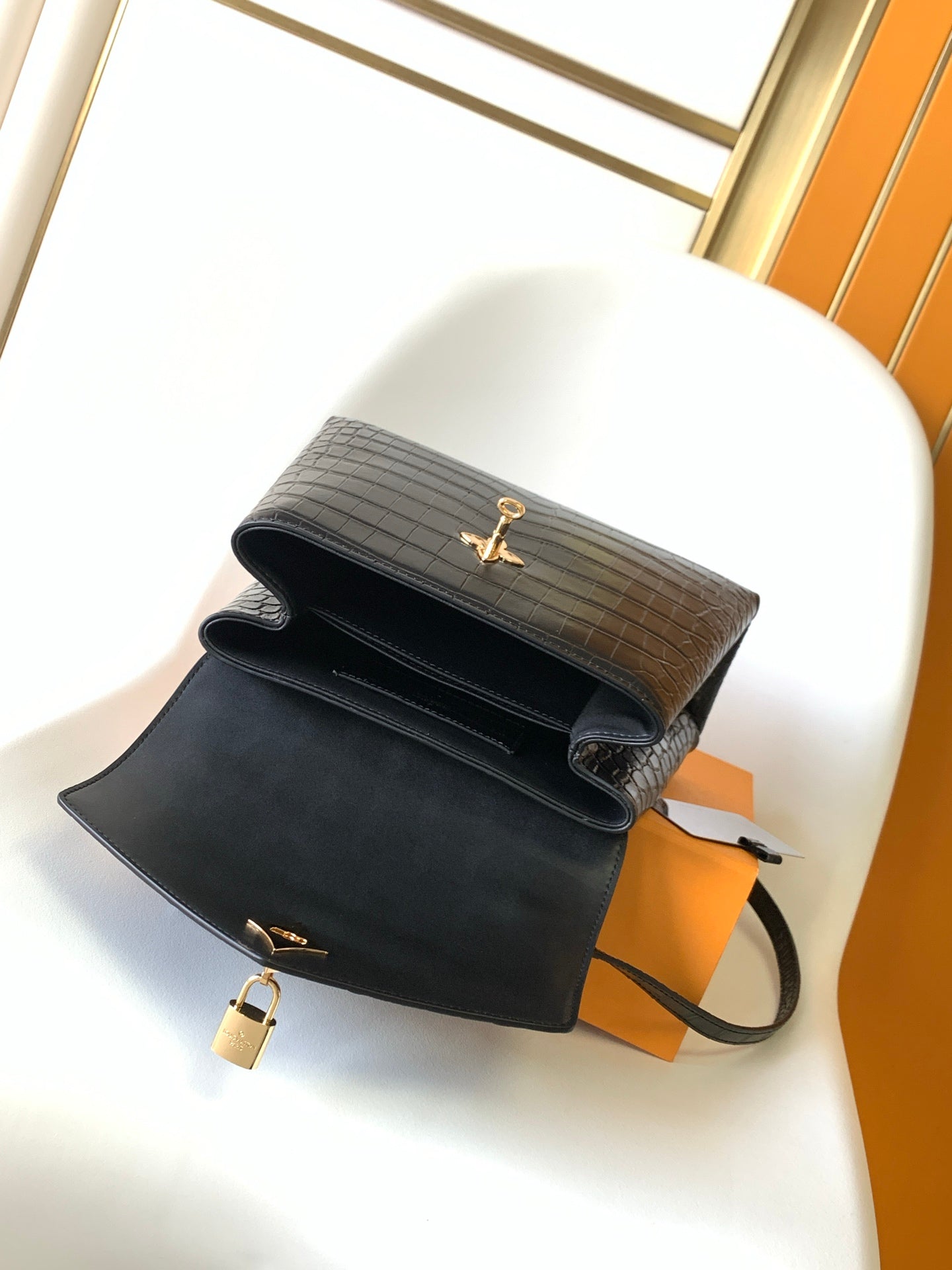 LV 25s Rose Des Vents Handbag 19cm Black Crocodile GHW mysite