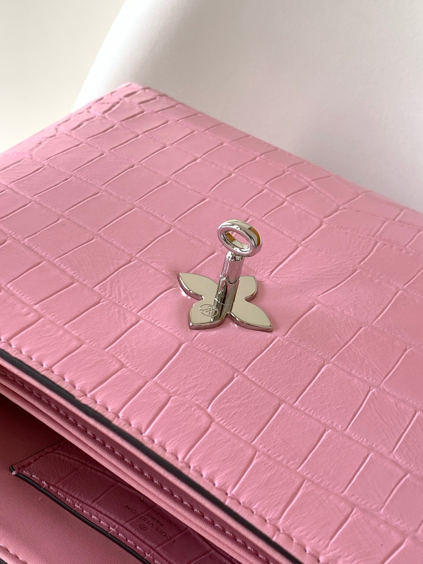 LV 25s Rose Des Vents Handbag 27cm Pink Crocodile Metal HW mysite