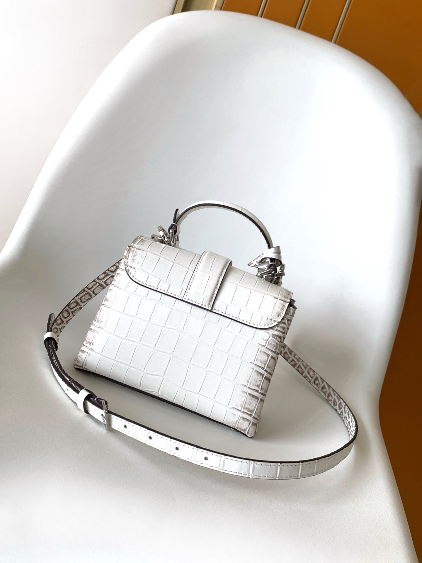 LV 25s Rose Des Vents Handbag 19cm White Crocodile Himalaya Metal HW mysite