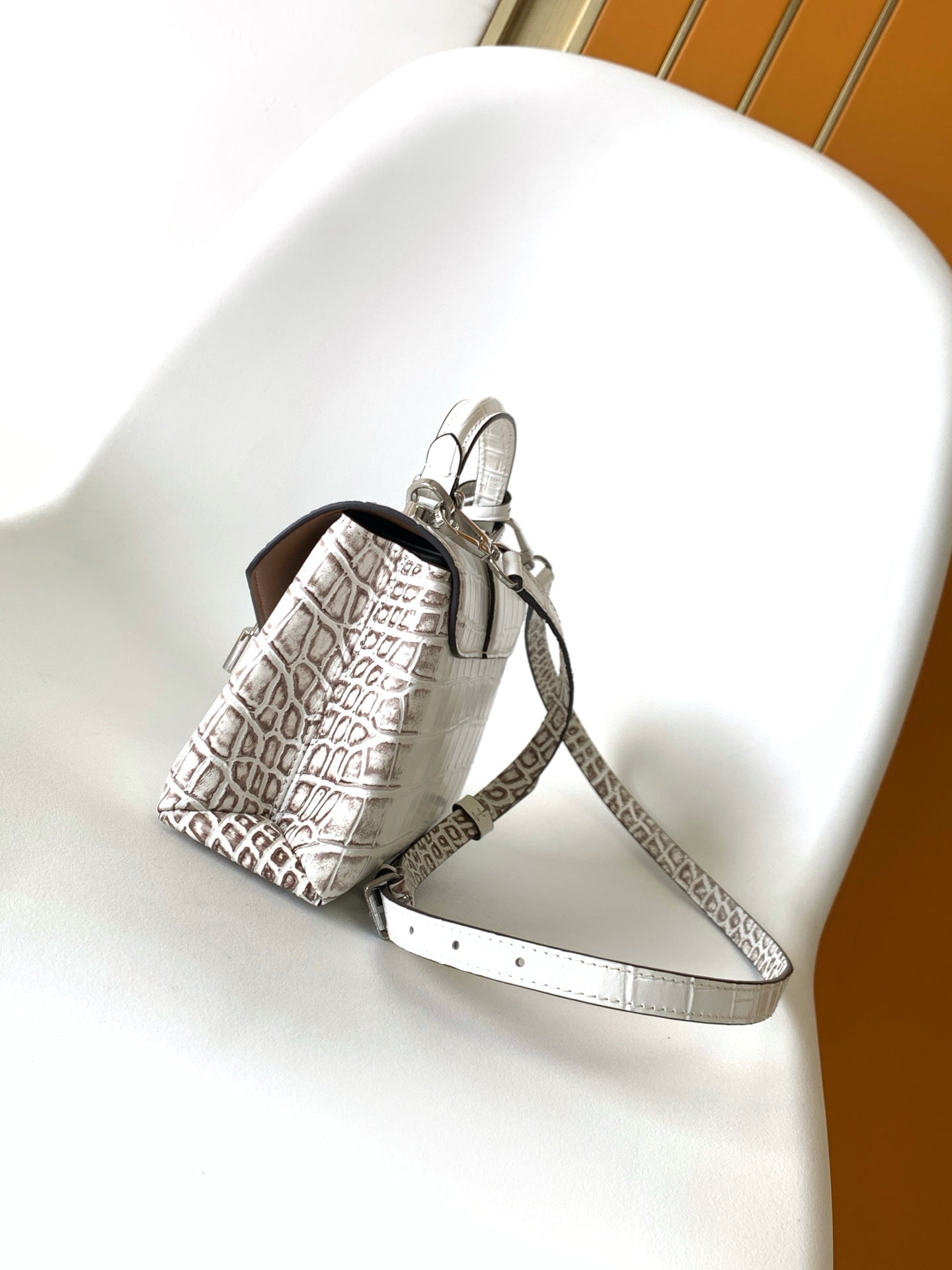 LV 25s Rose Des Vents Handbag 19cm White Crocodile Himalaya Metal HW mysite