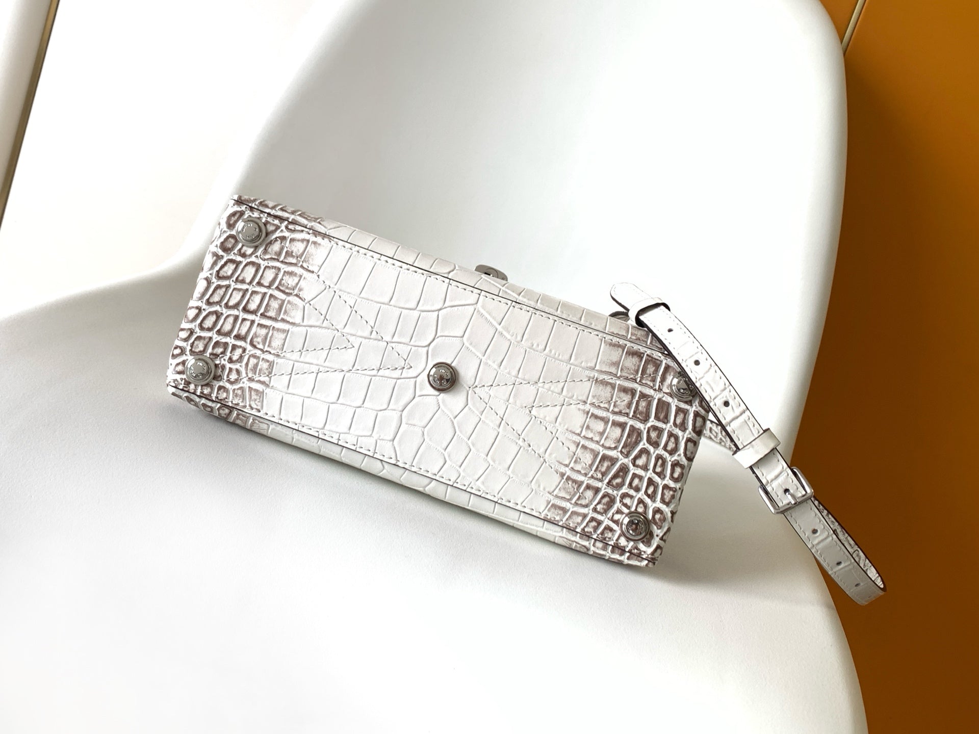 LV 25s Rose Des Vents Handbag 27cm White Crocodile Himalaya Metal HW mysite