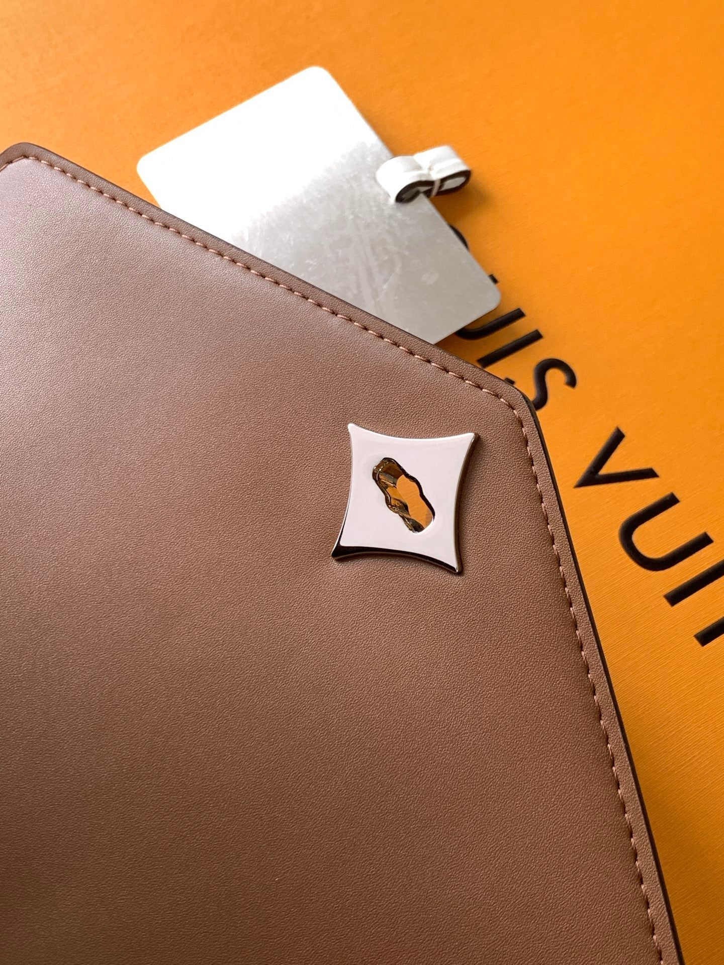 LV 25s Rose Des Vents Handbag 27cm White Crocodile Himalaya Metal HW mysite