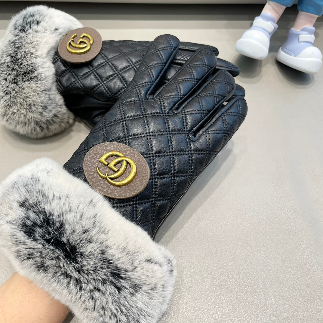 TOUCHSCREEN GLOVES IN BLACK LAMBSKIN AND RABBIT FUR 429210 mysite