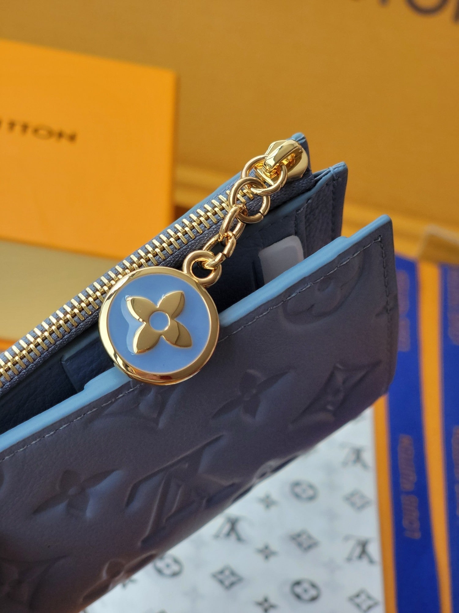 LV M14654  Lisa Wallet Blue Monogram Embossed cowhide GHW mysite