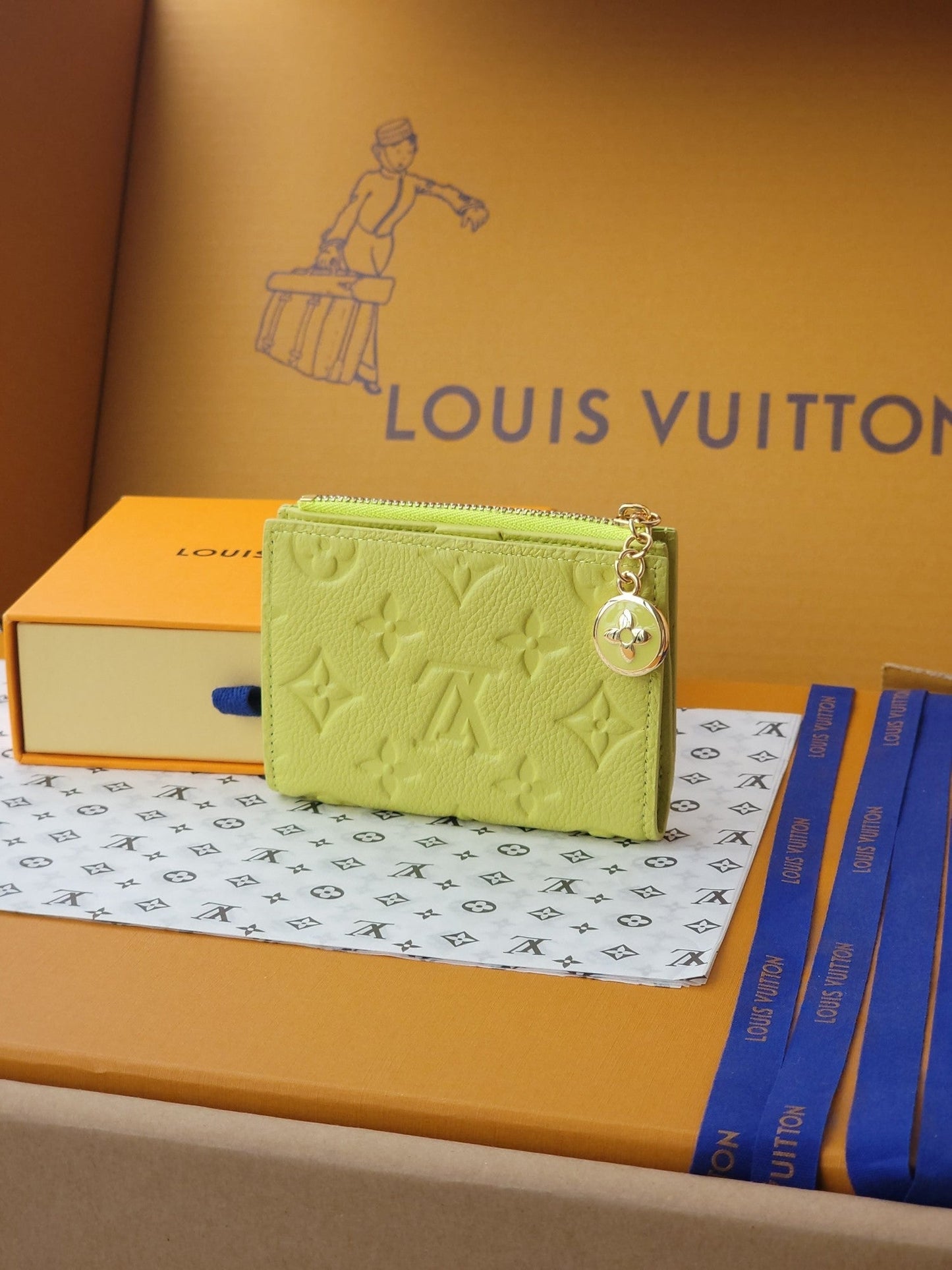 LV M14655 Lisa Wallet Light Green Monogram Embossed cowhide GHW mysite