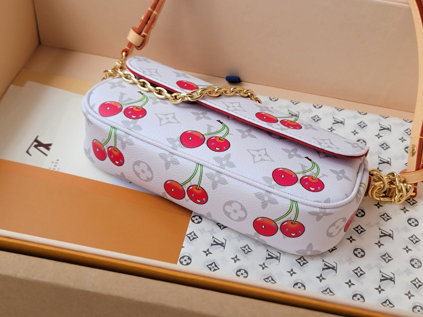 LV x TM M14239  Wallet On Chain Ivy White Monogram cherry Canvas GHW mysite