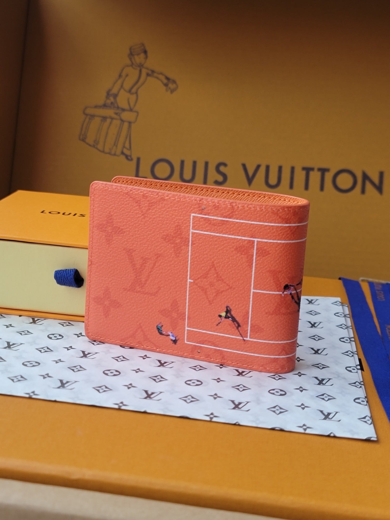 LV Multiple Wallet Featuretiny Sport Scenes Printed Cowhide mysite
