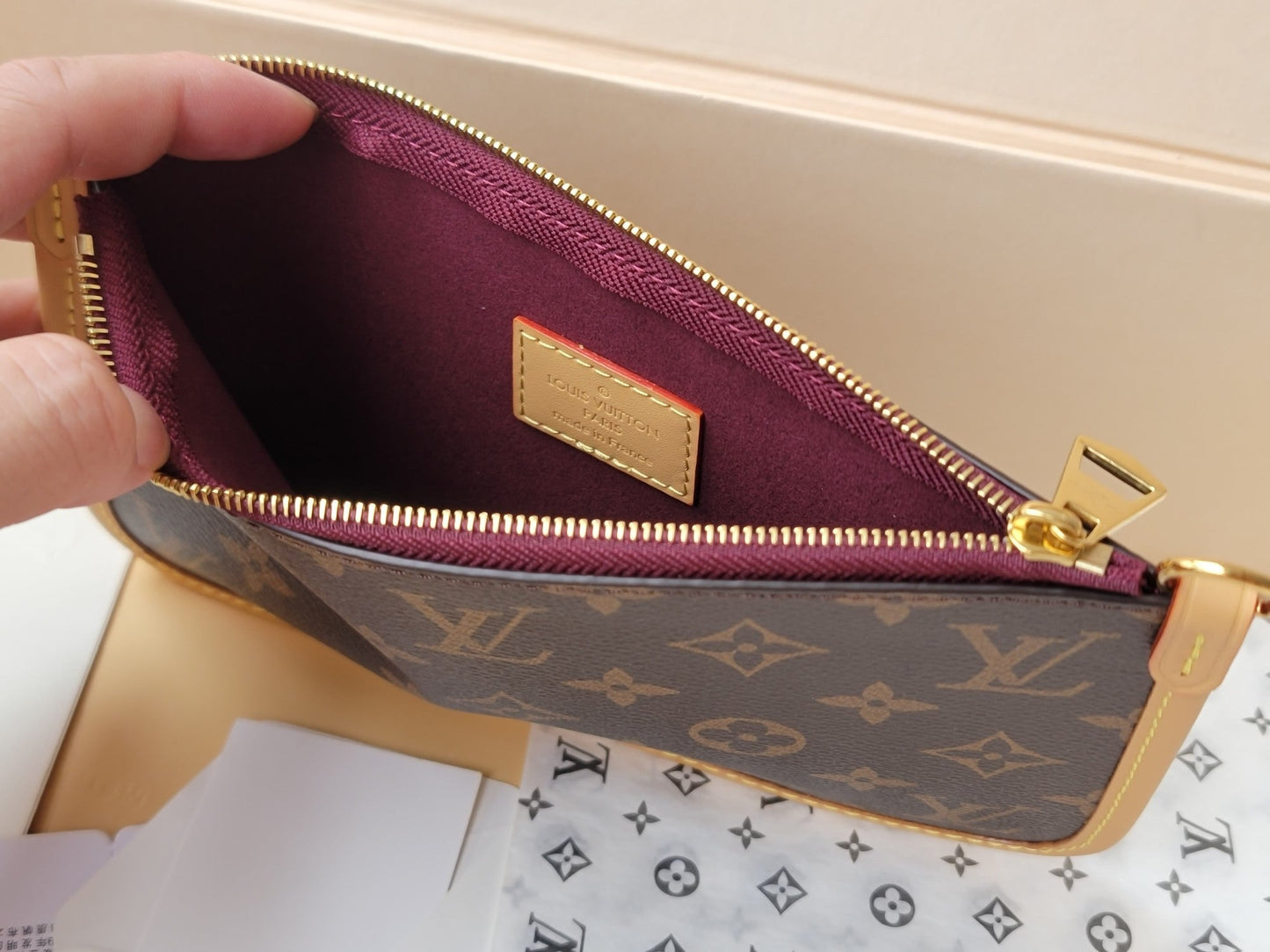 LV M46203 Carryall Pochette Brown Monogram Canvas & Cowhide mysite